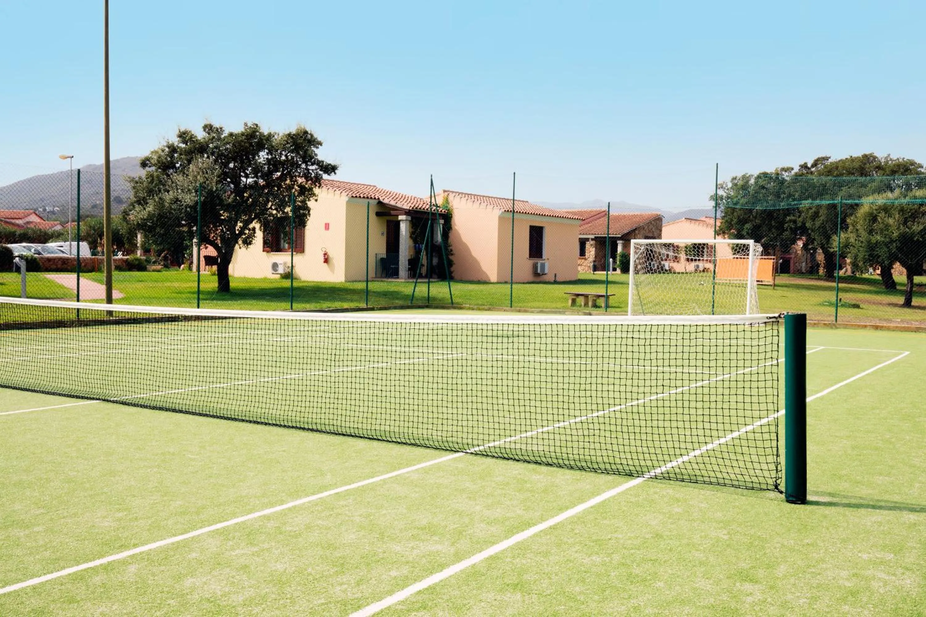 Tennis court in Li Suari Club Village