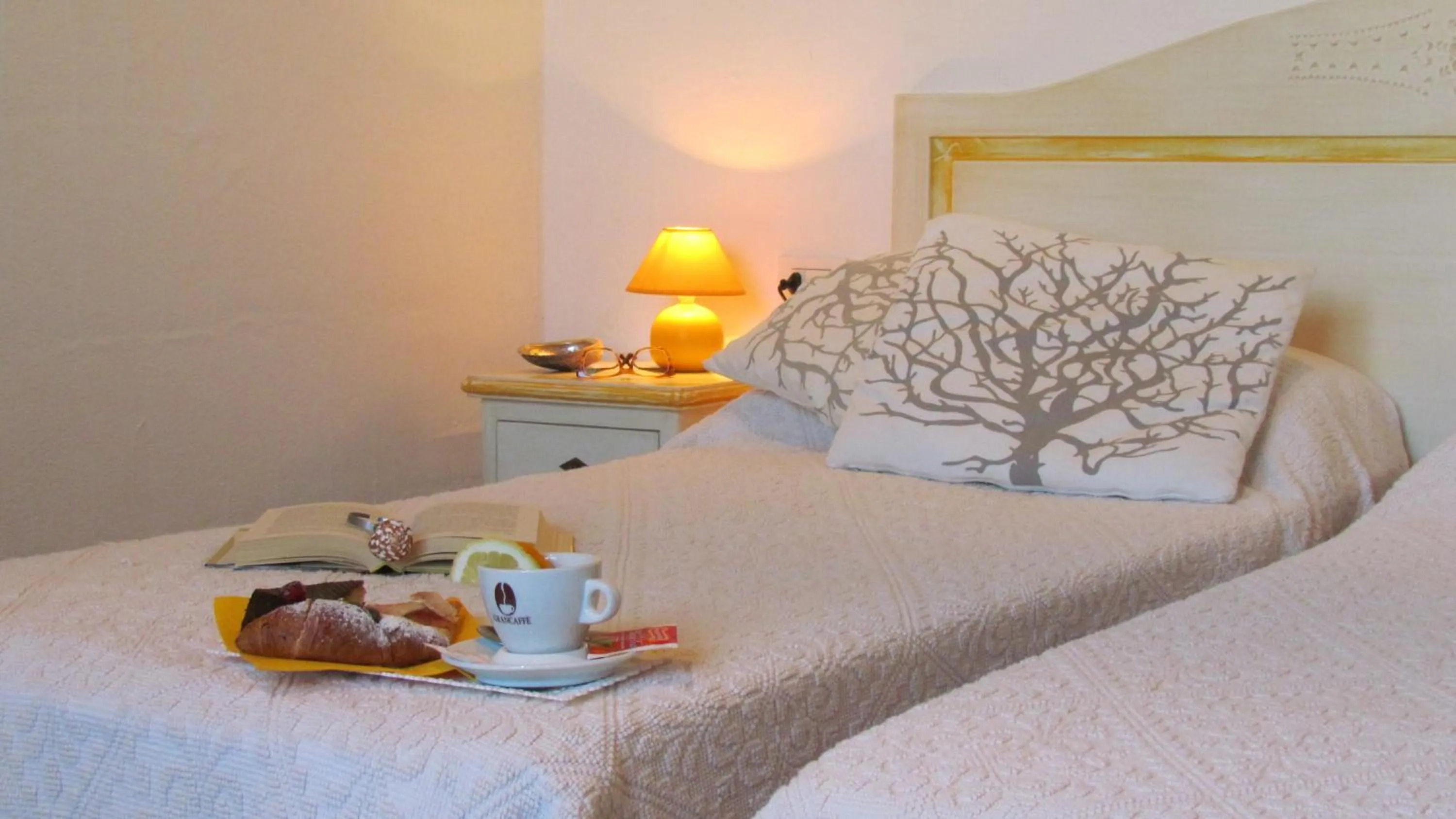 Decorative detail, Bed in Li Suari Club Village