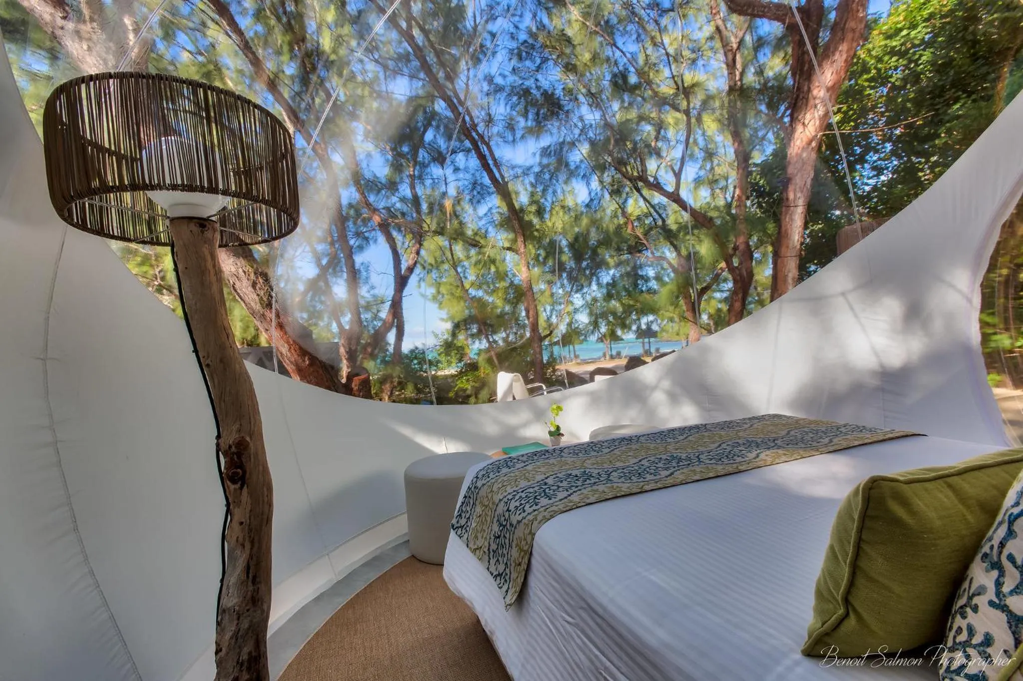 Day in Bubble Lodge Ile aux Cerfs Island