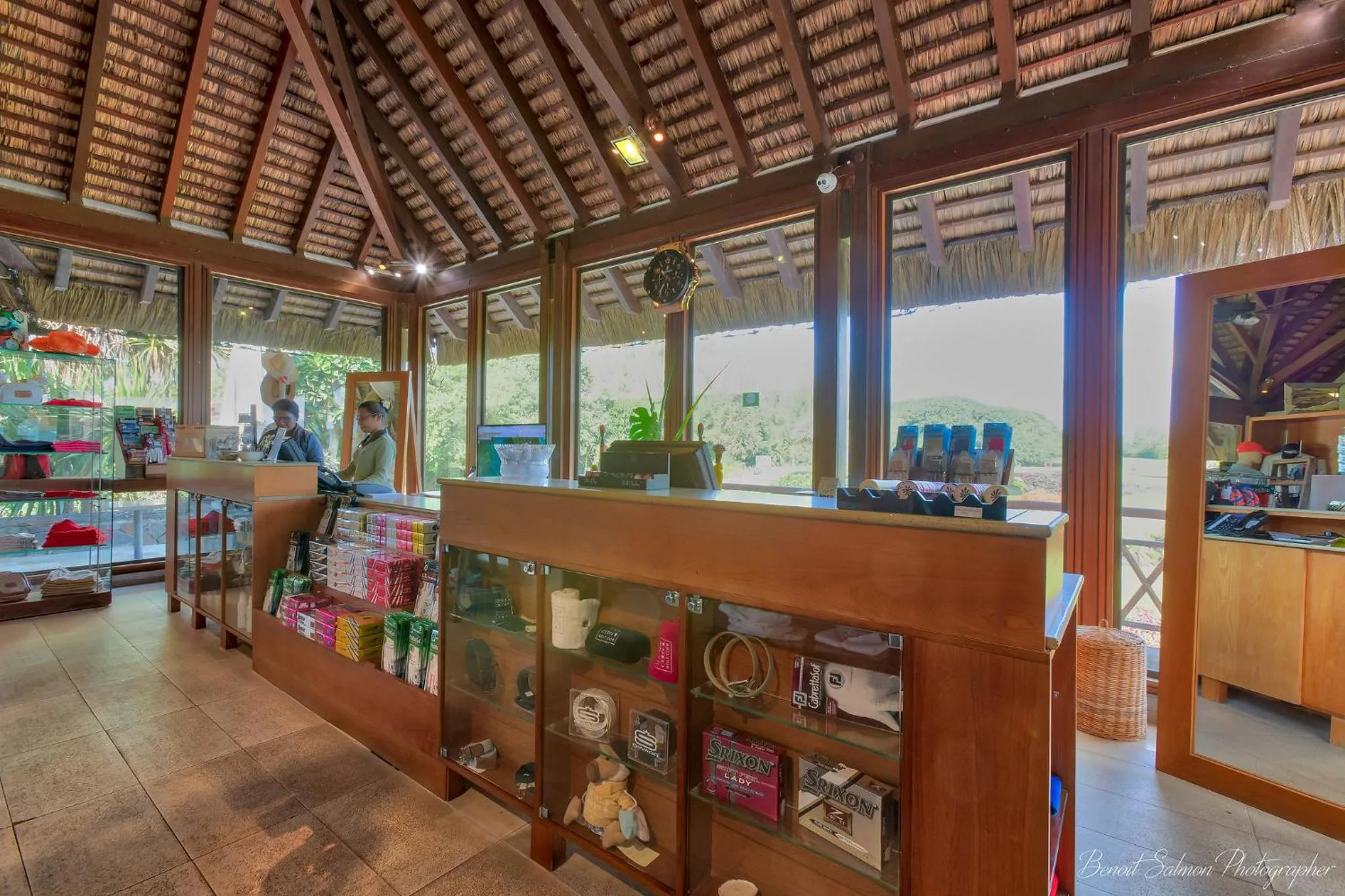 On-site shops in Bubble Lodge Ile aux Cerfs Island