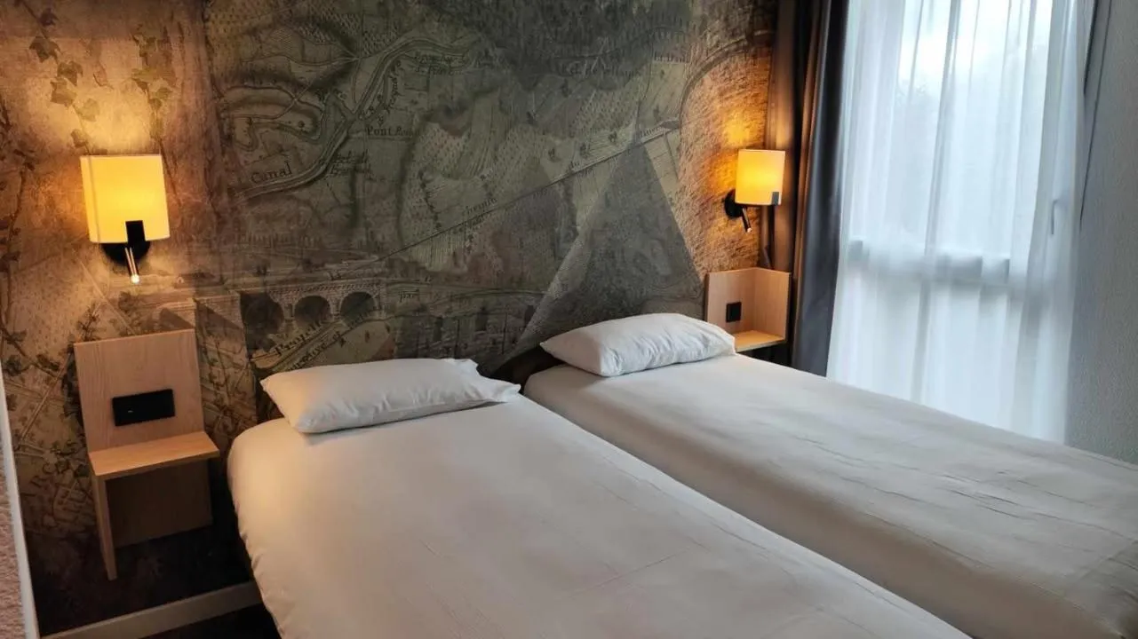 Twin Room in Hôtel Pont Rouge , Carcassonne