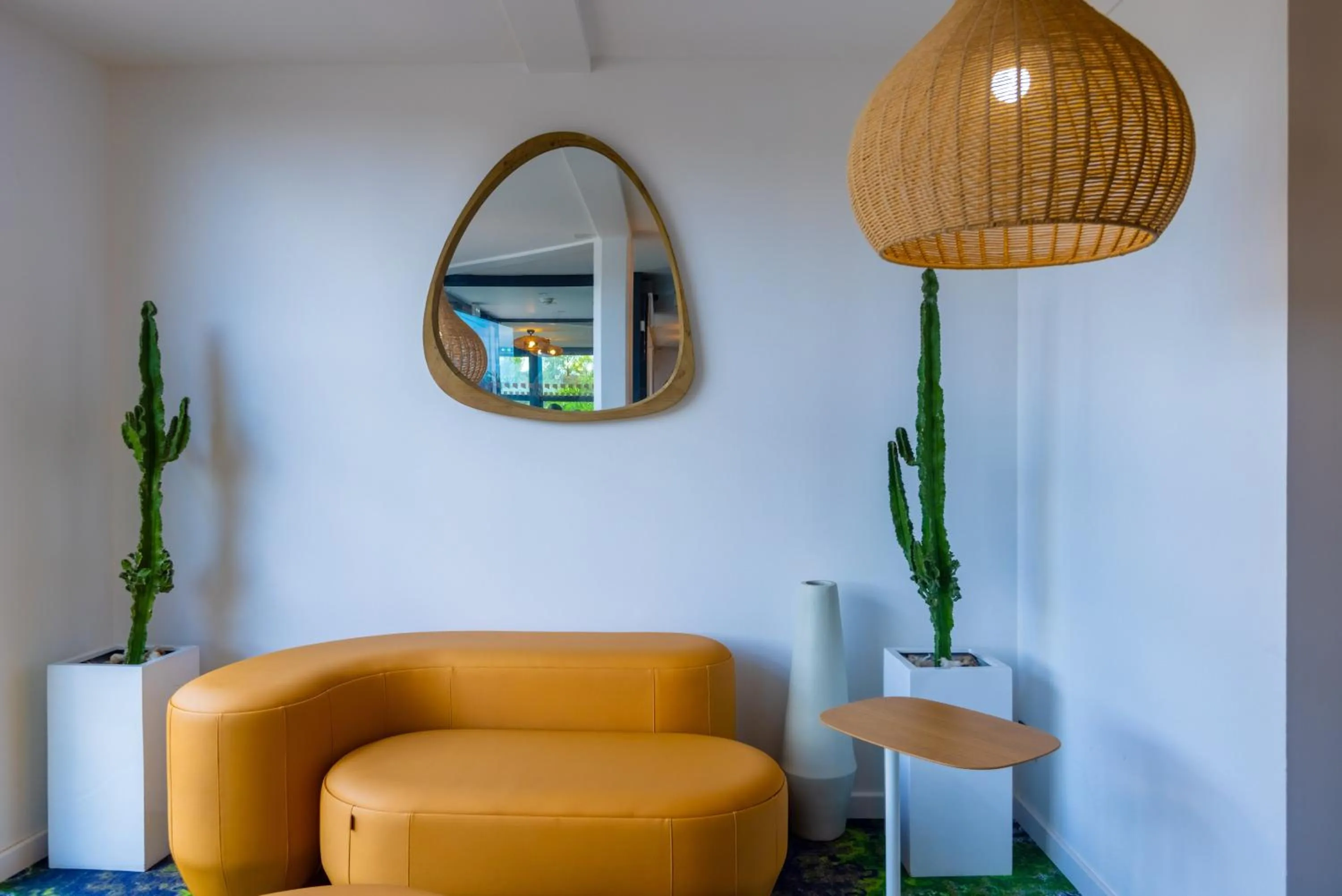 Living room in Hôtel Pont Rouge , Carcassonne