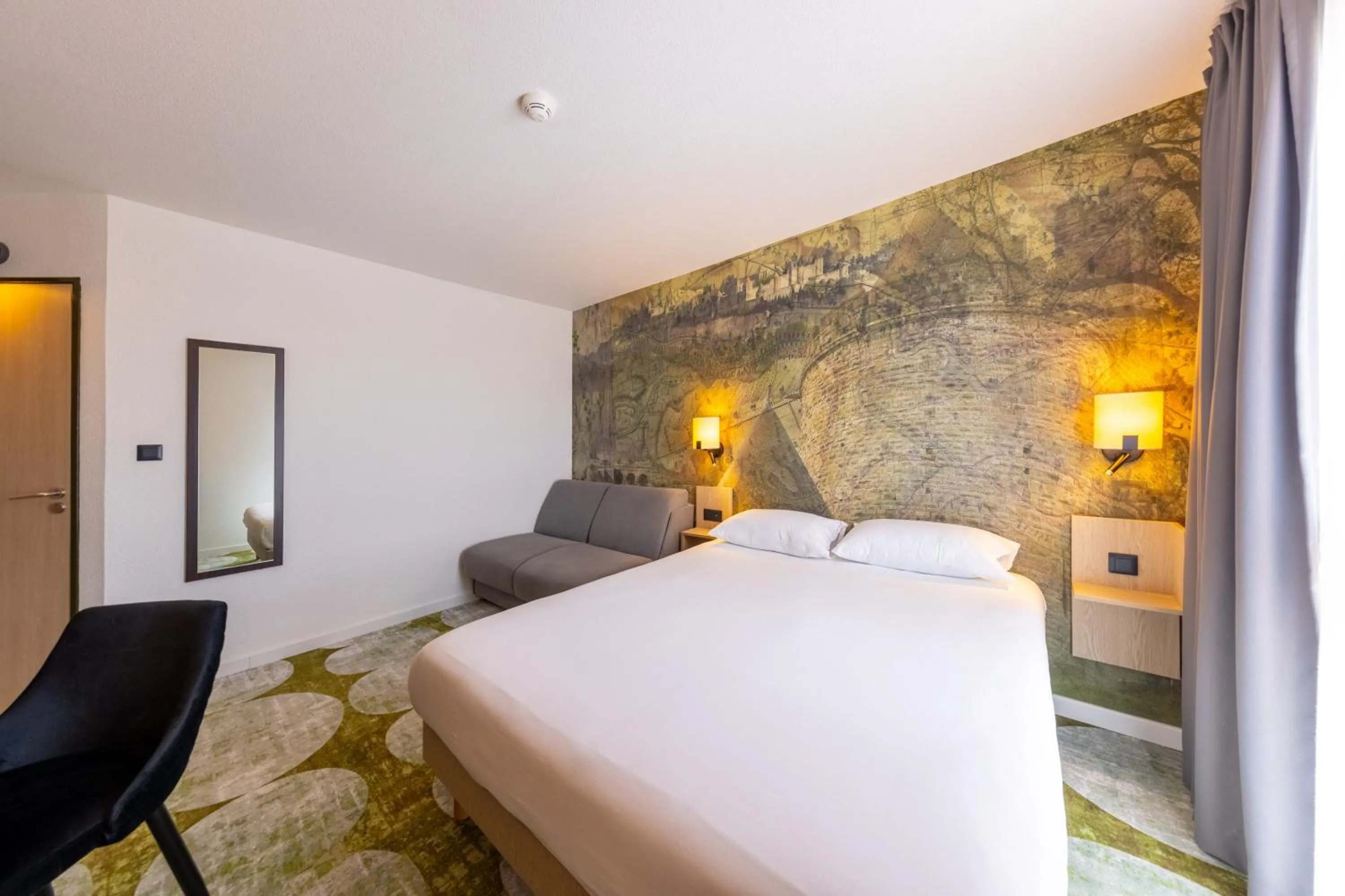 Bed in Hôtel Pont Rouge , Carcassonne