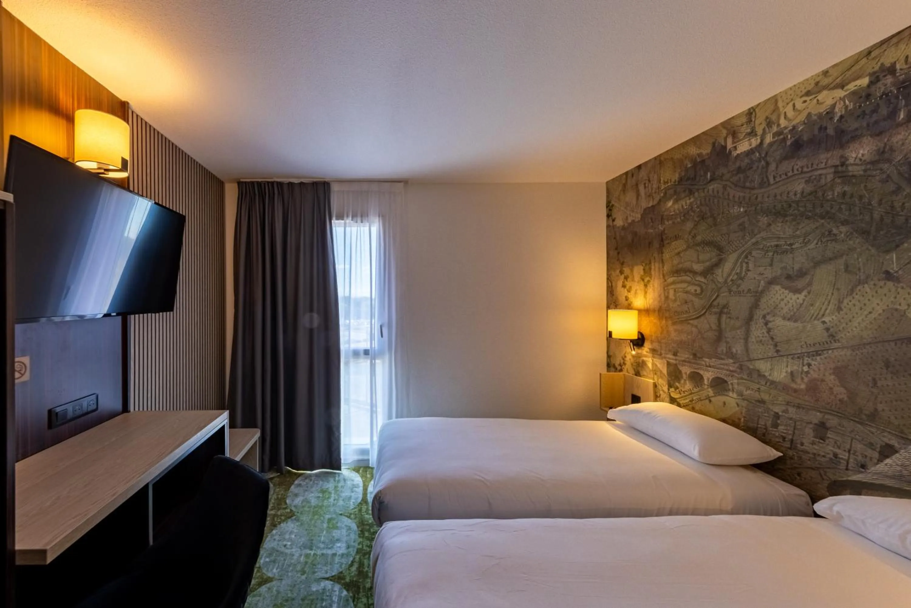 Bed in Hôtel Pont Rouge , Carcassonne