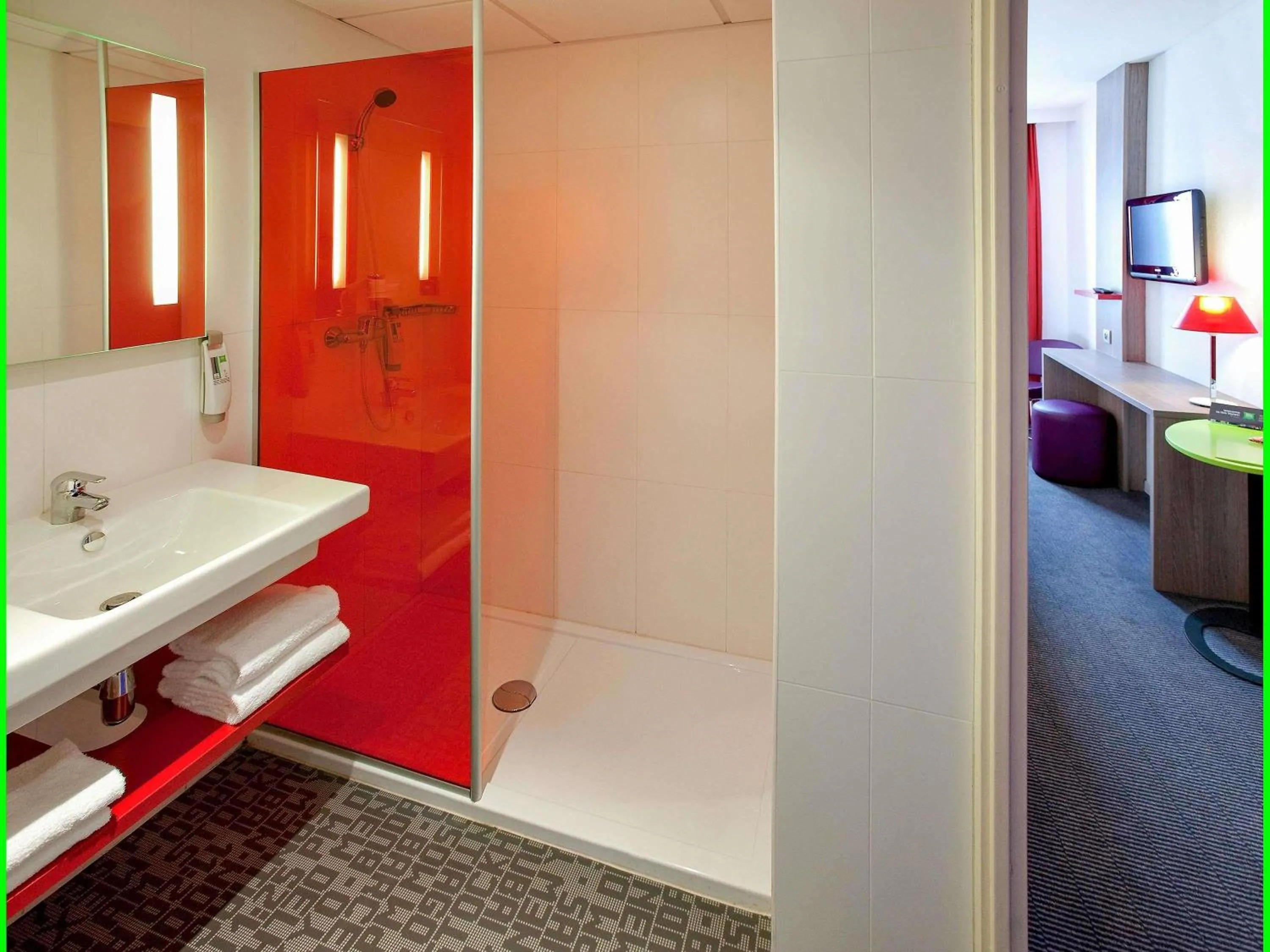Bedroom in ibis Styles Toulouse Cite Espace