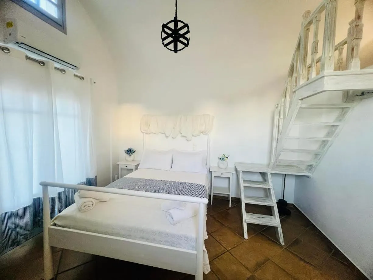 Bed in Santorini Mesotopos