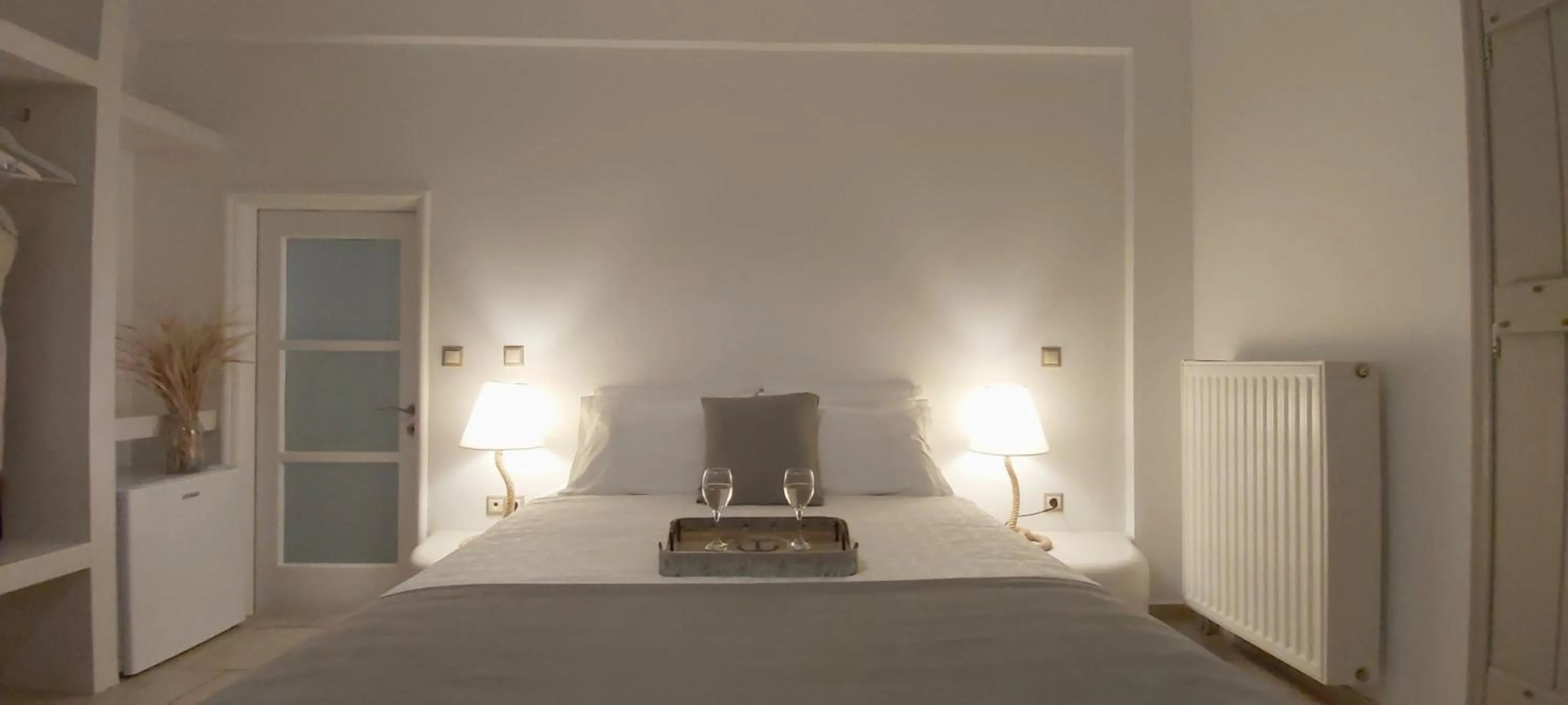 Bed in Santorini Mesotopos