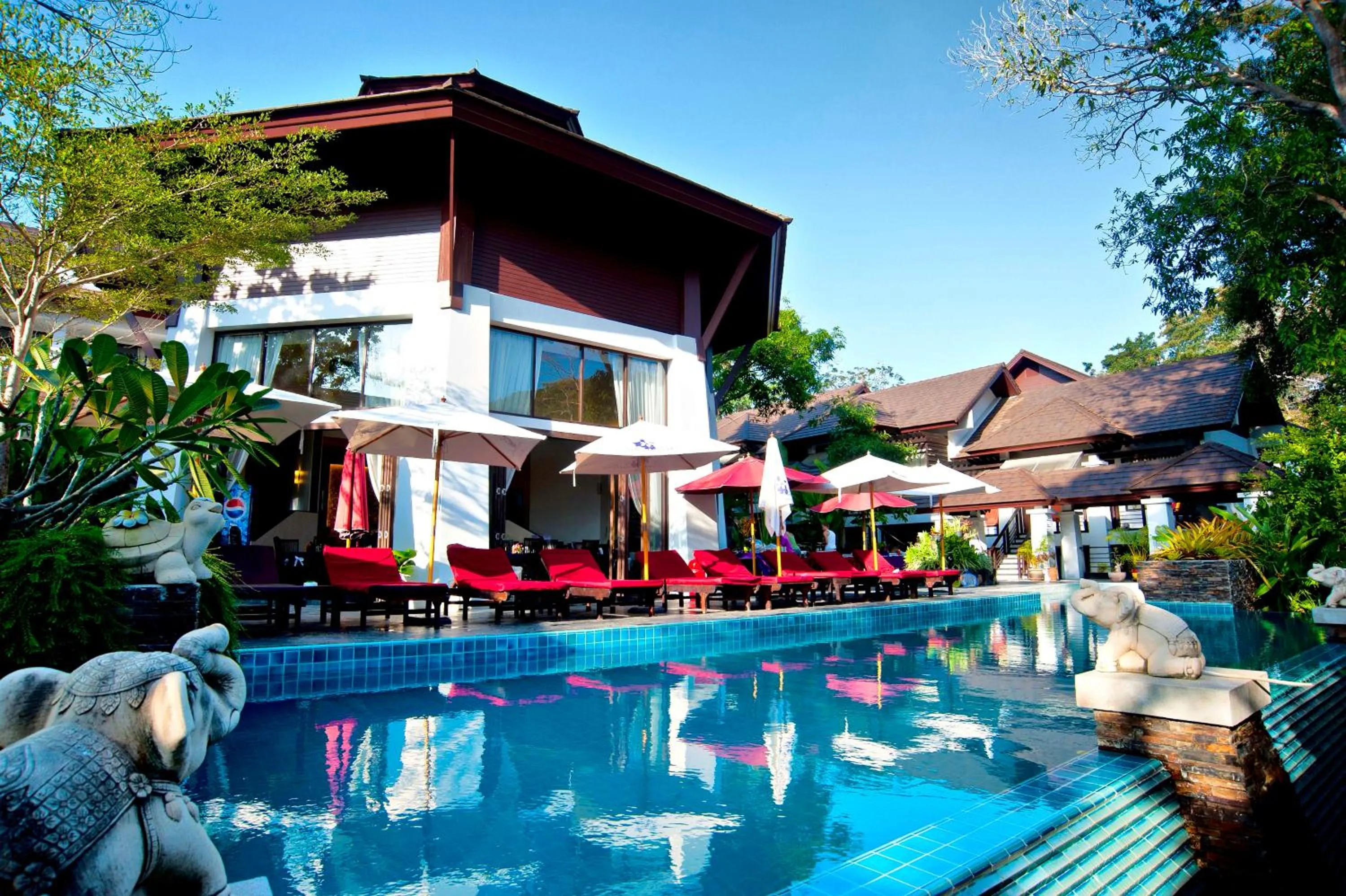Swimming pool in Samed Pavilion Resort