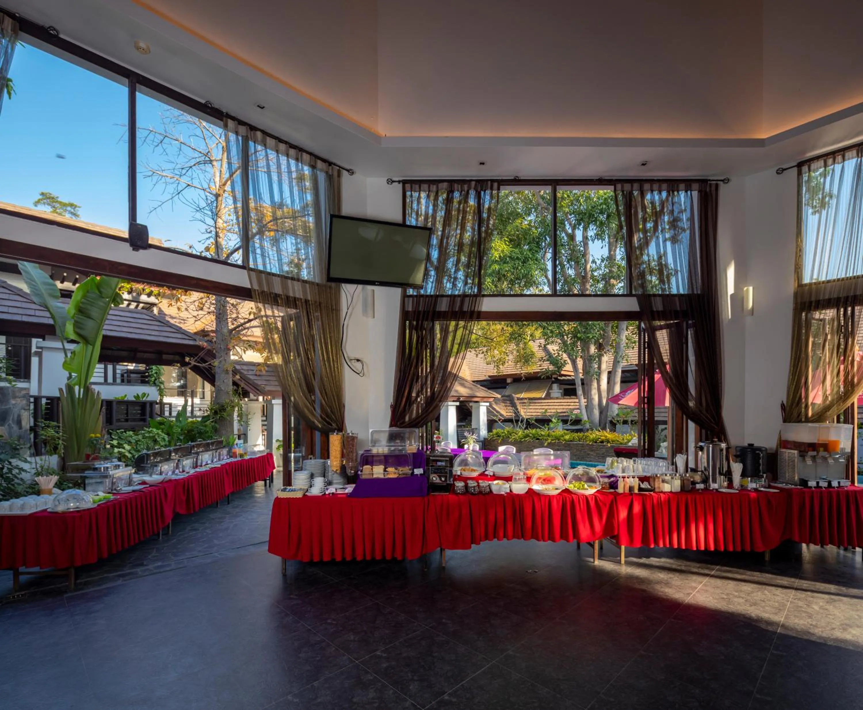 Restaurant/places to eat in Samed Pavilion Resort