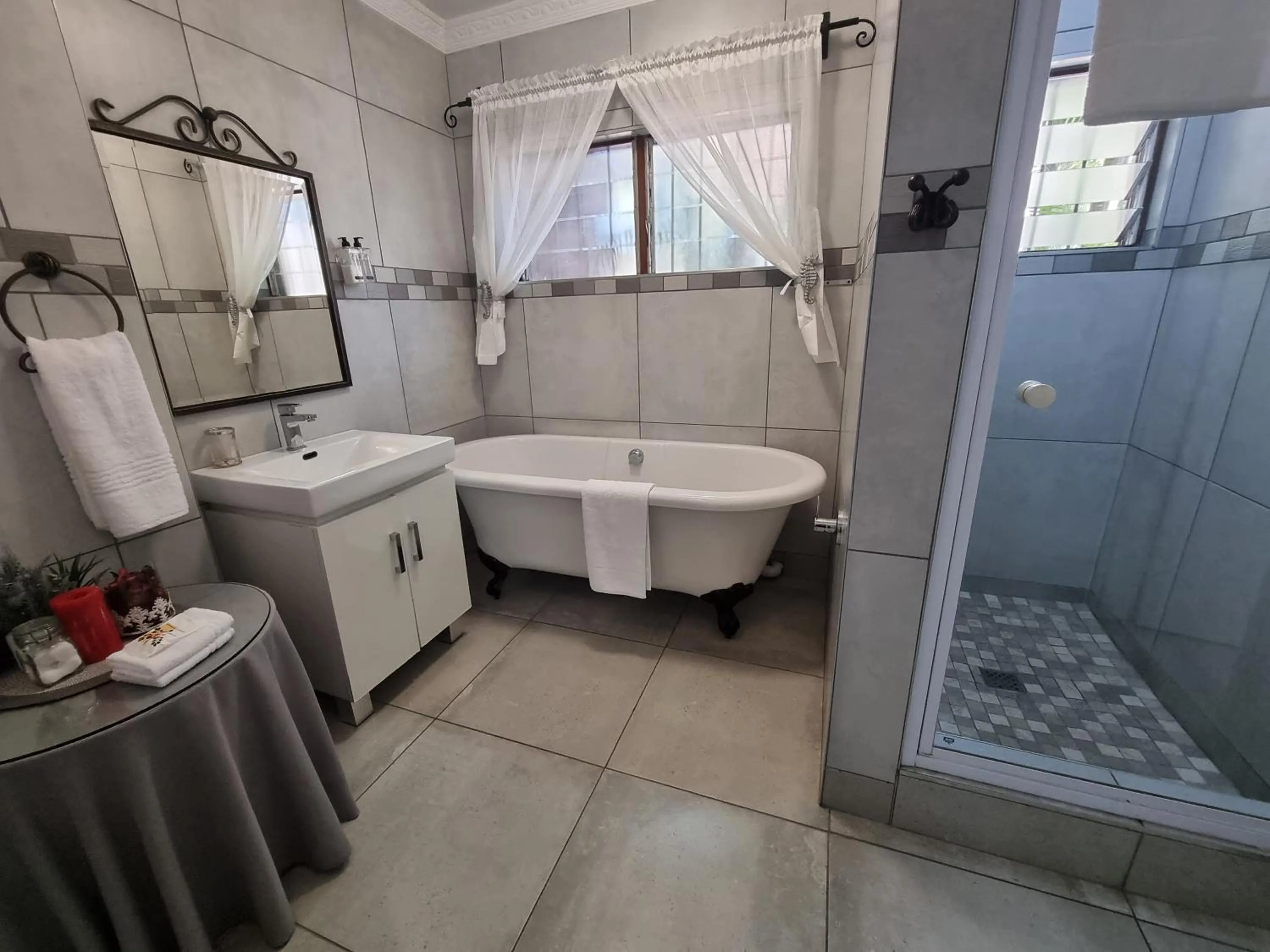 Bathroom in Ndiza Lodge and Cabanas