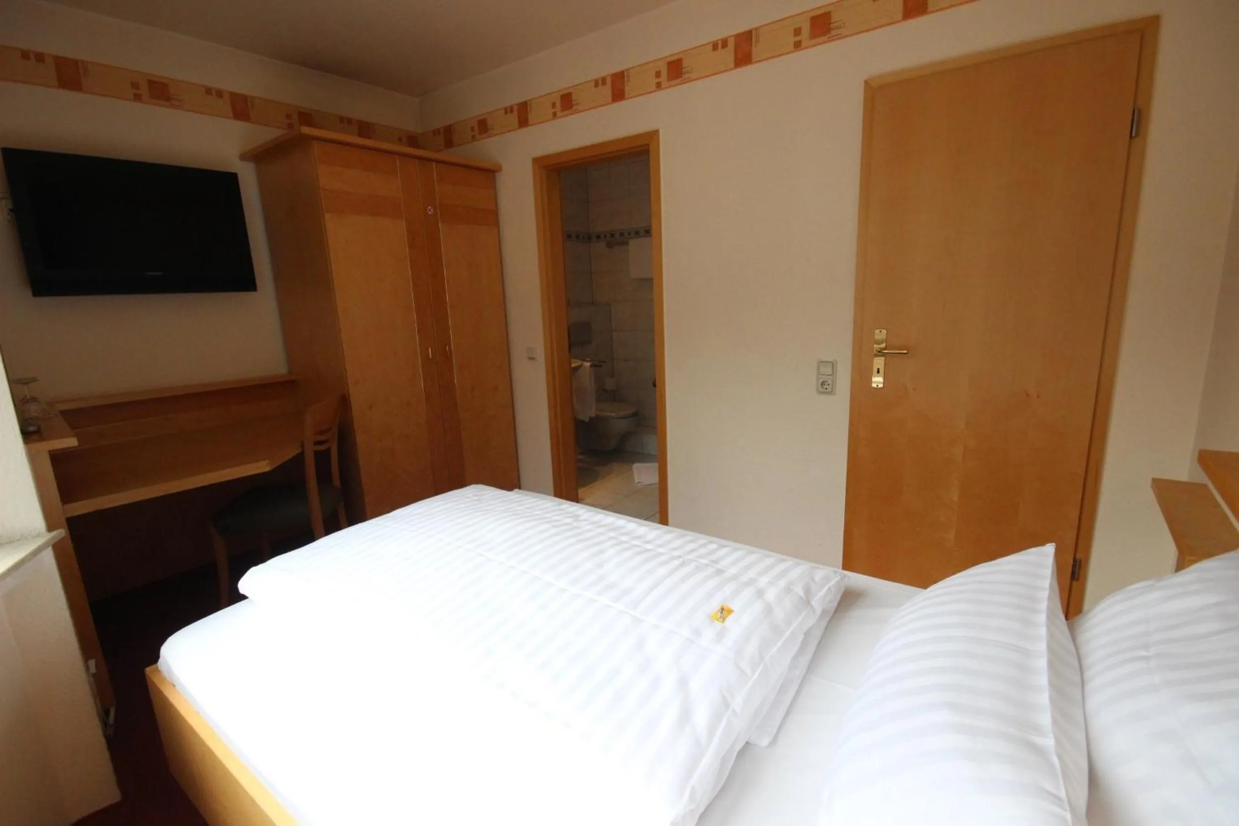 Photo of the whole room, Bed in Hotel Glockengasse