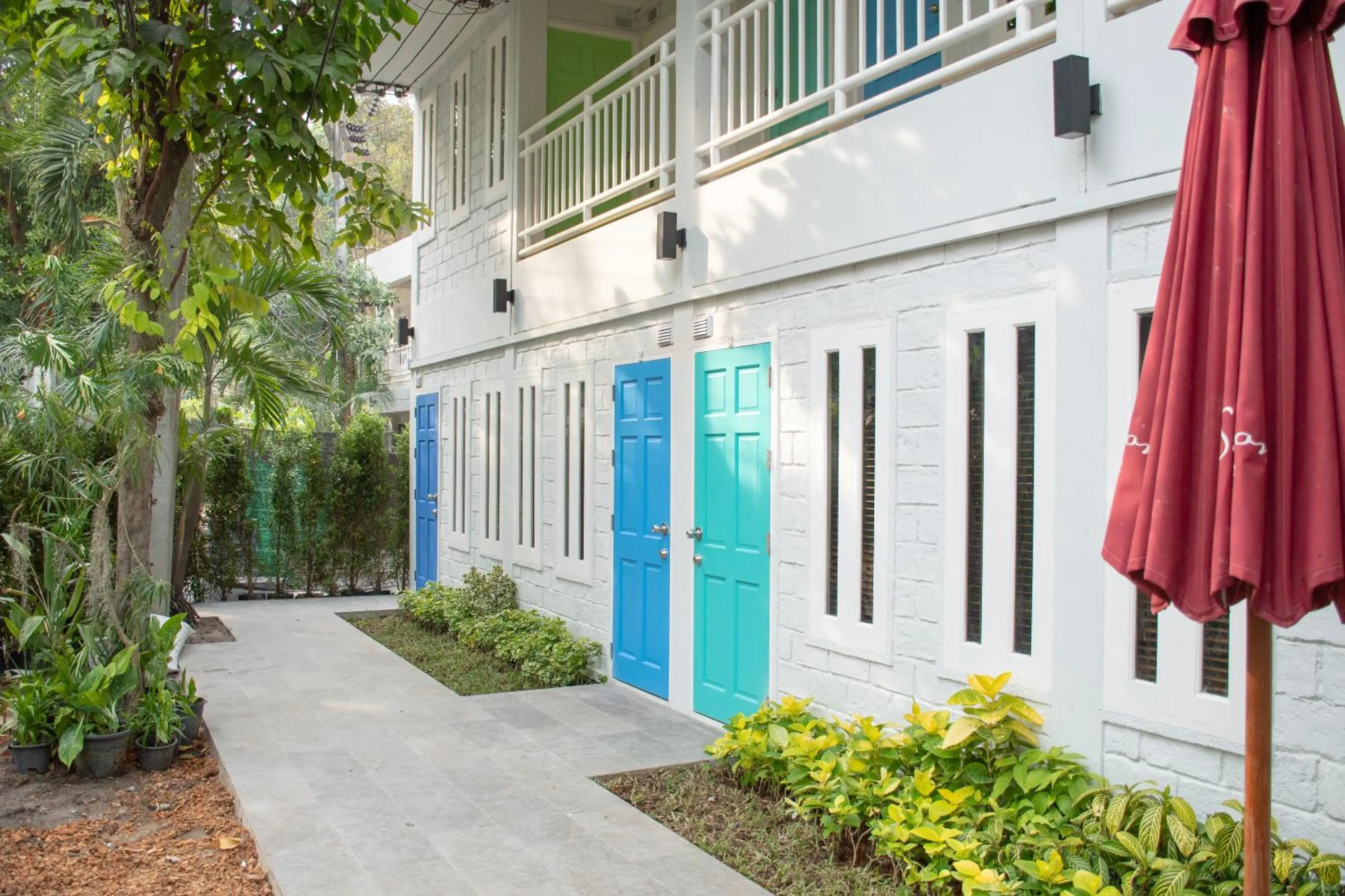 Garden in Lazy Sandals