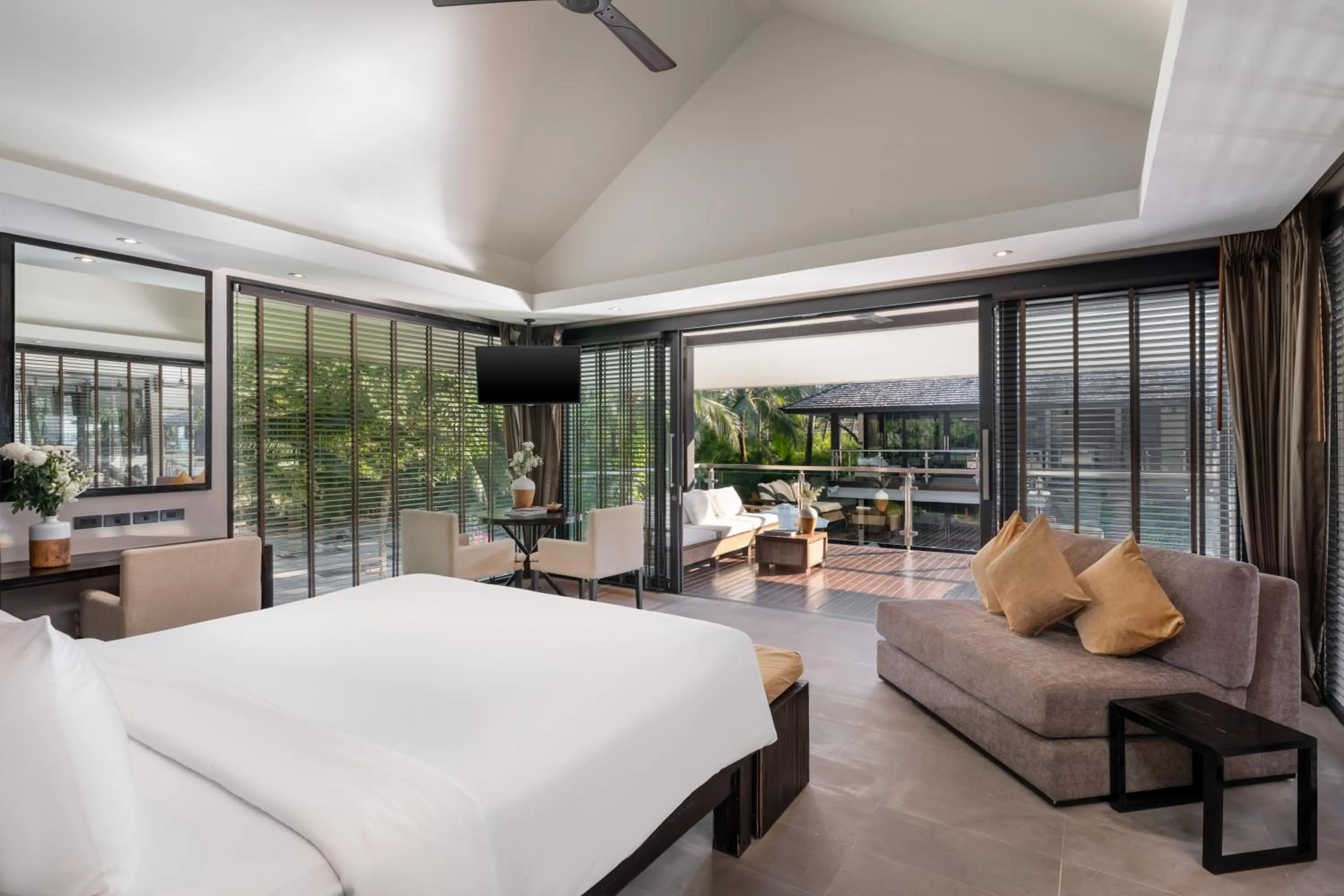 View (from property/room), Bed in Nikki Beach Resort & Spa Koh Samui