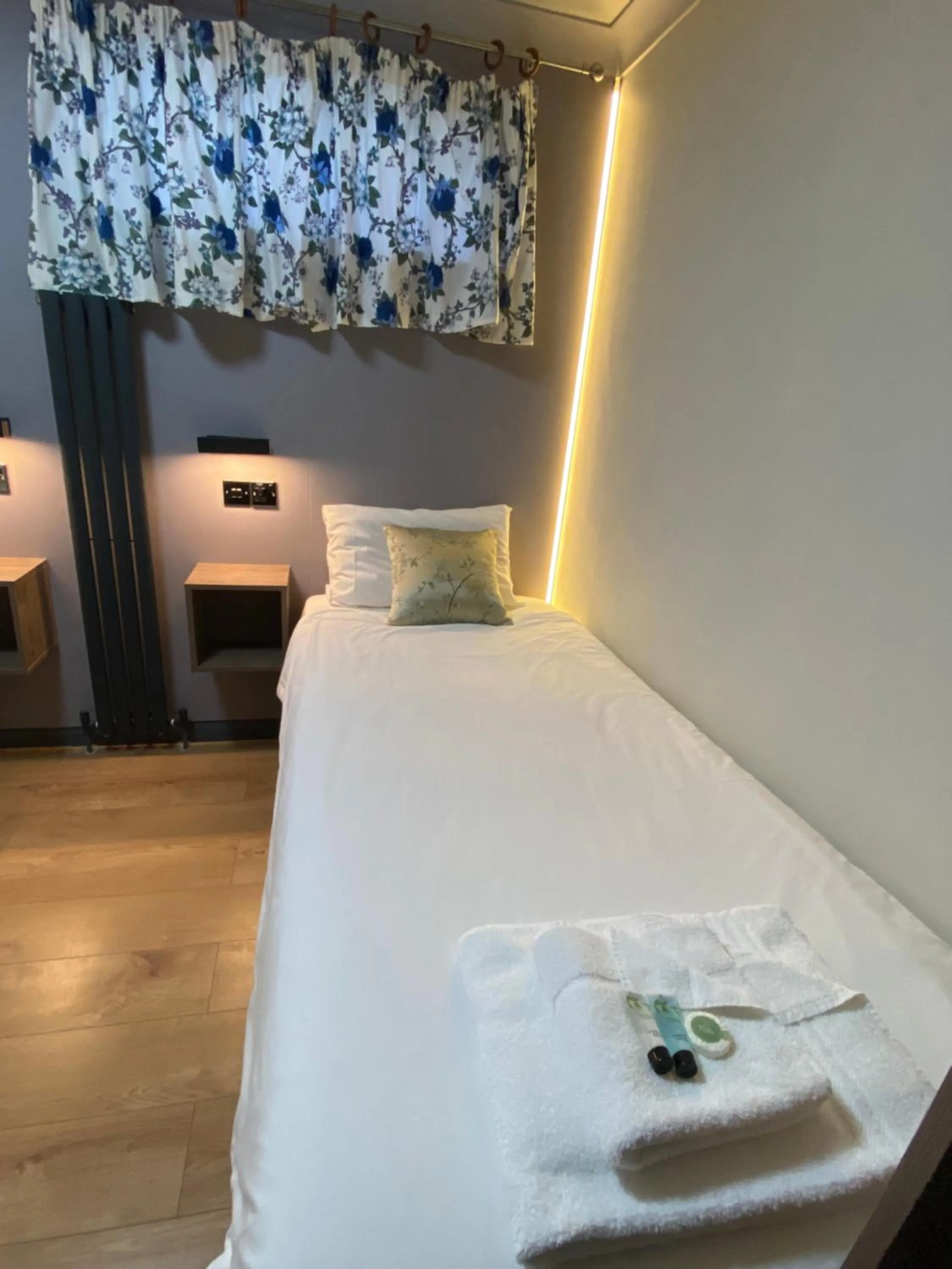 Bed in Hollybush Guest House