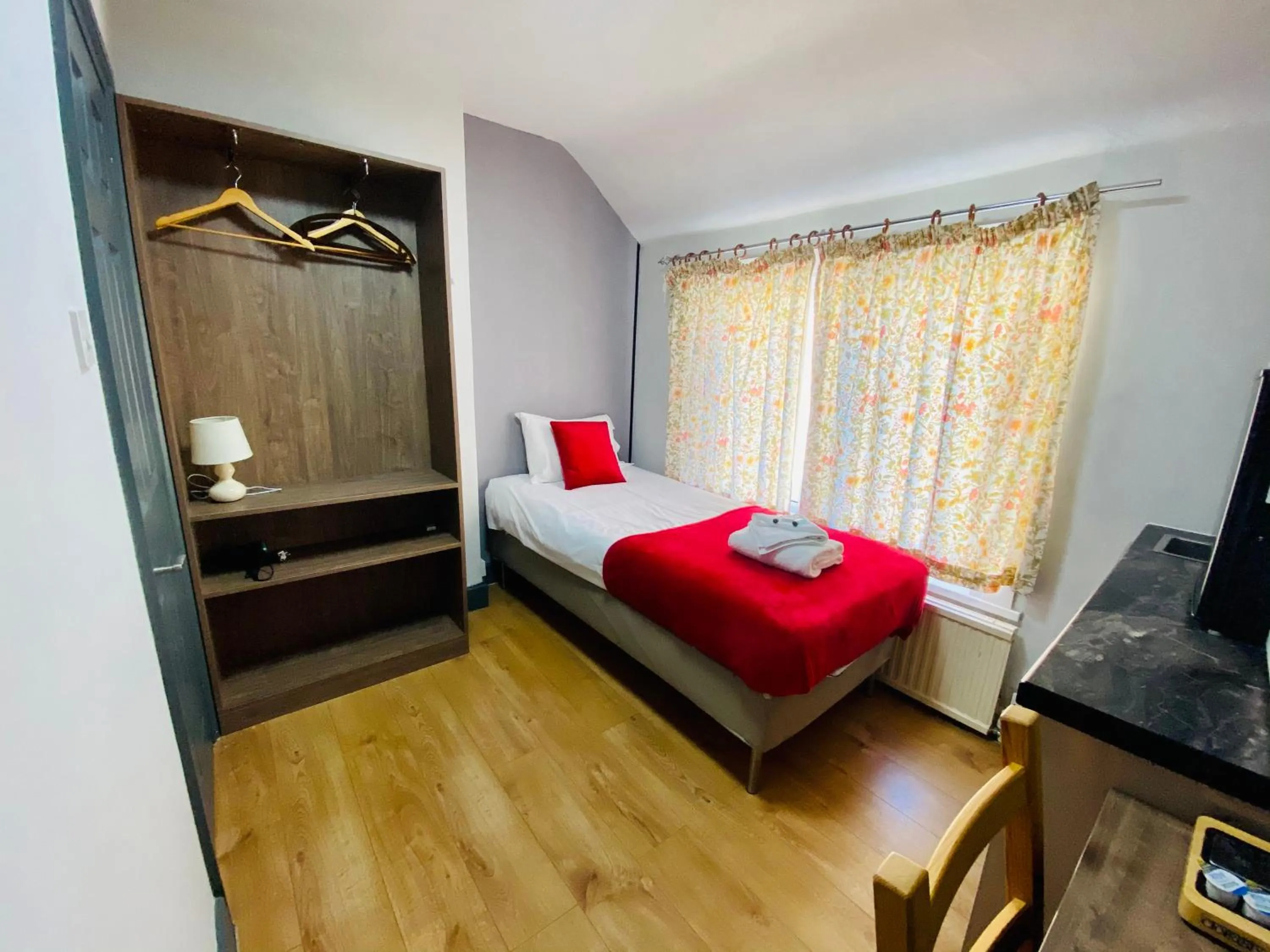 Bed in Hollybush Guest House