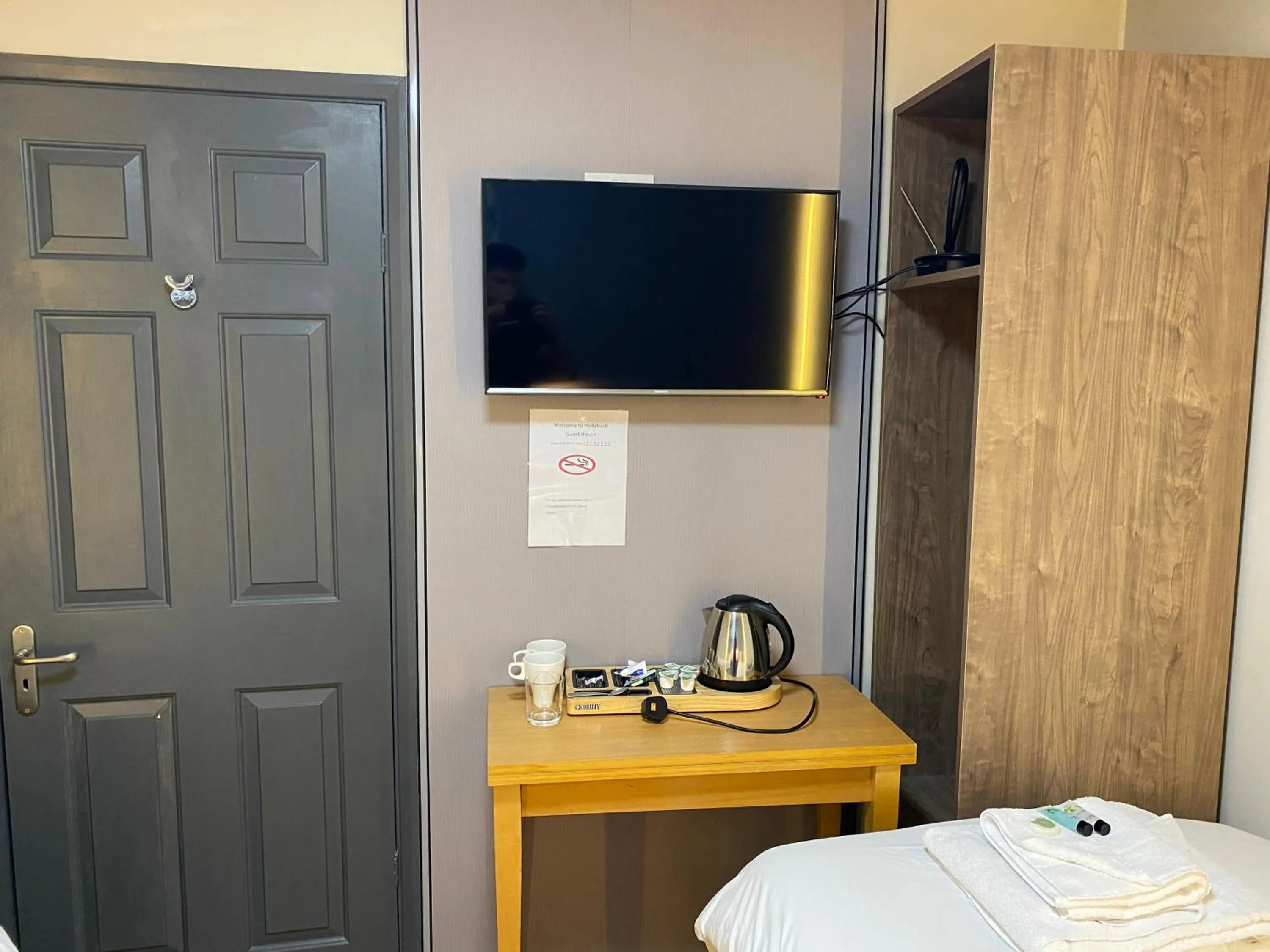 Bed in Hollybush Guest House