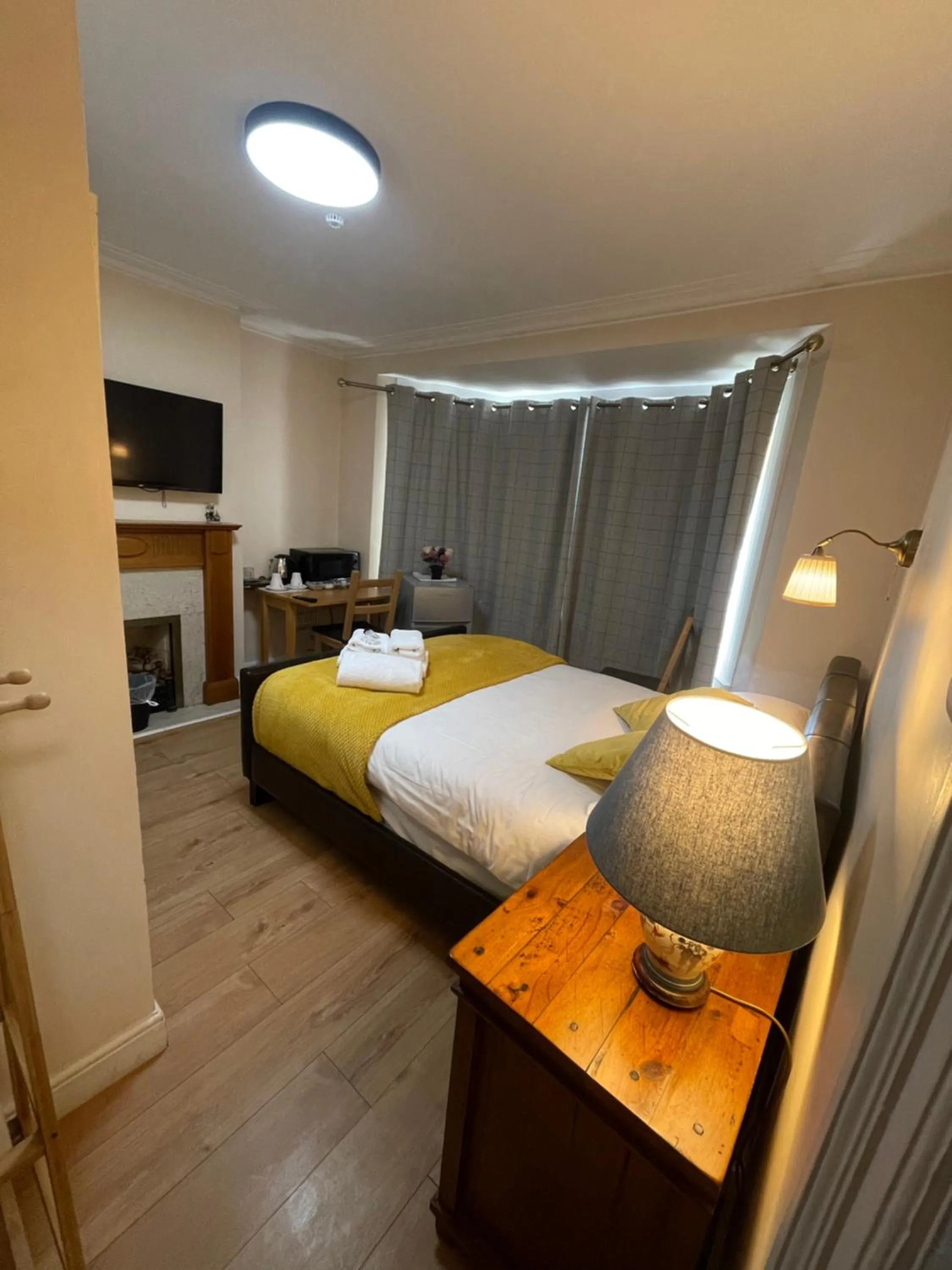 Bed in Hollybush Guest House