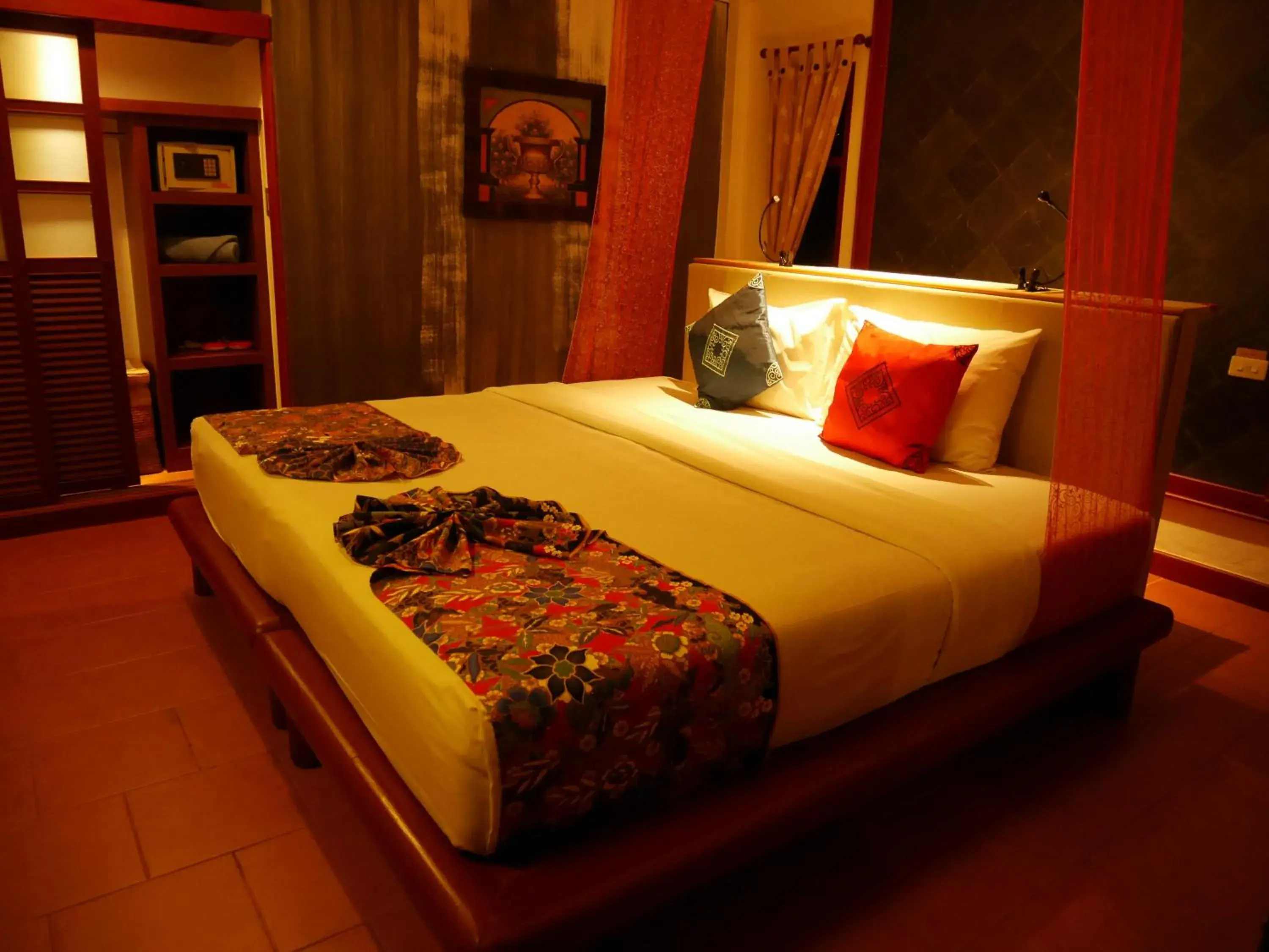Deluxe Double Room in Bangtao Beach Chalet Resort Deluxe Double Room in Bangtao Beach Chalet Resort