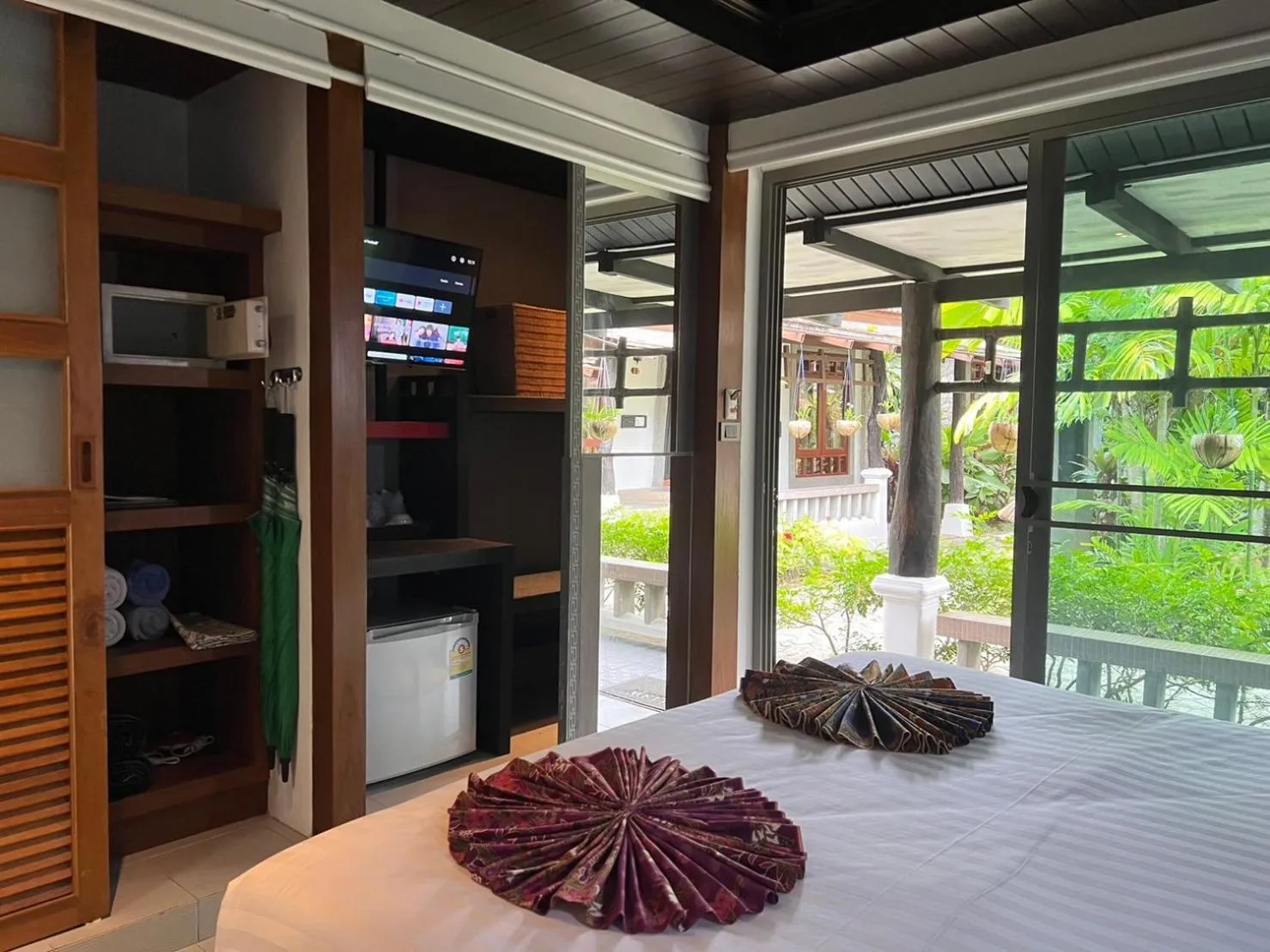 TV and multimedia, Bed in Bangtao Beach Chalet Resort