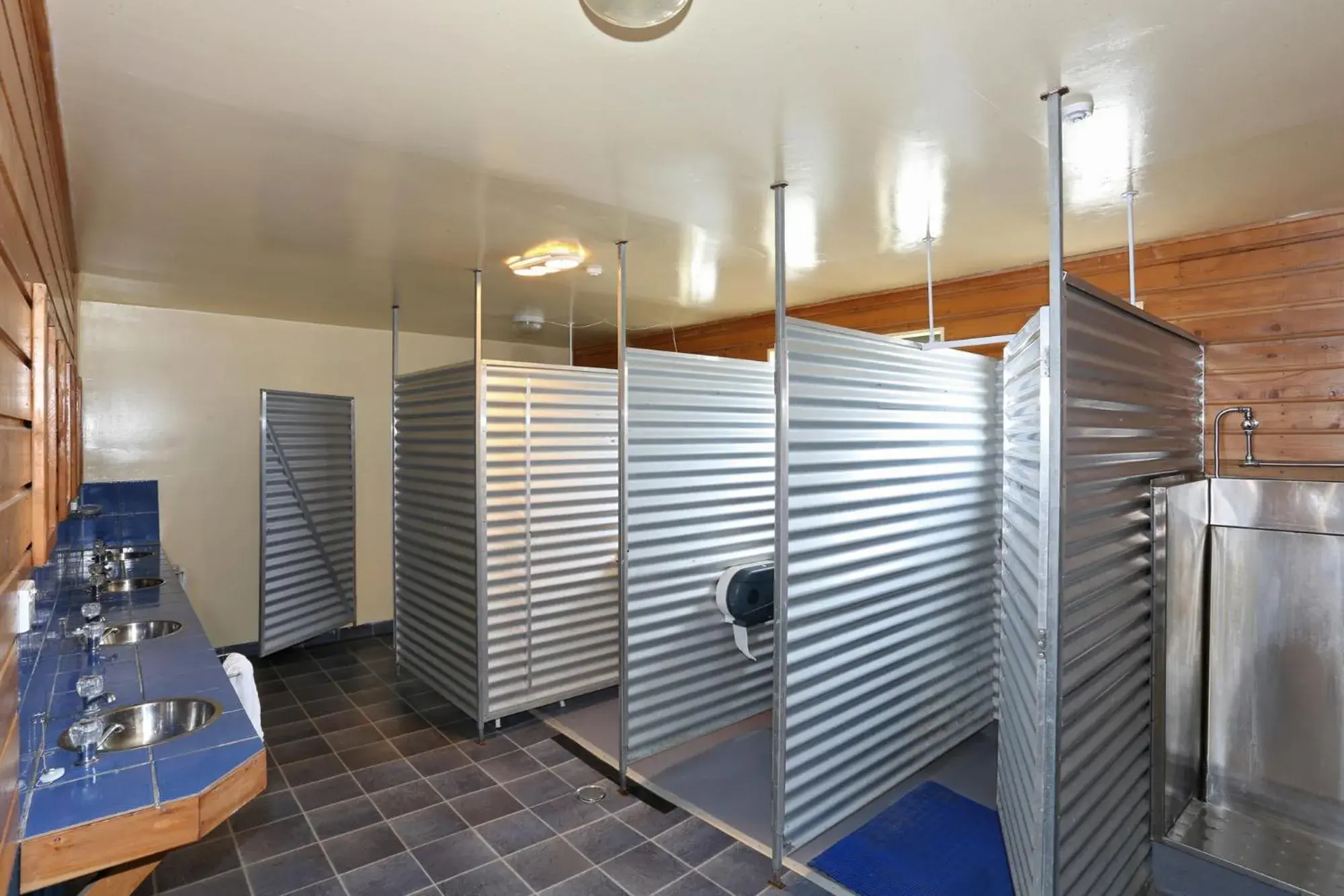 Single Room with Shared Shower and Toilet in Tui Base Camp Single Room with Shared Shower and Toilet in Tui Base Camp