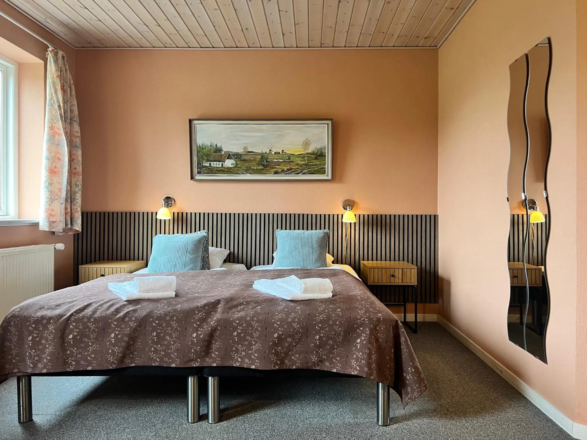 Bed in Hotel Frøslev Kro