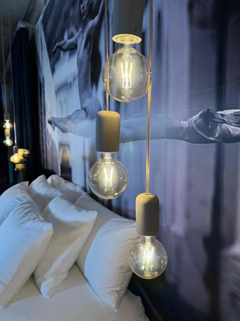 Photo of the whole room, Bed in Now Hotel Cali