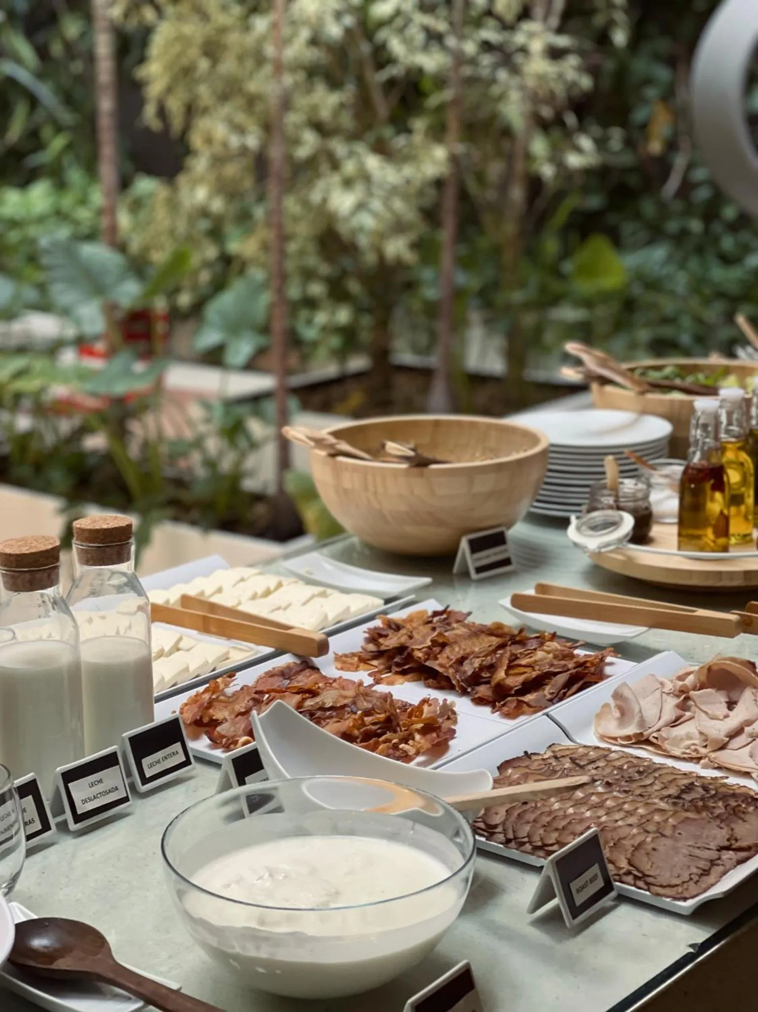 Food in Now Hotel Cali