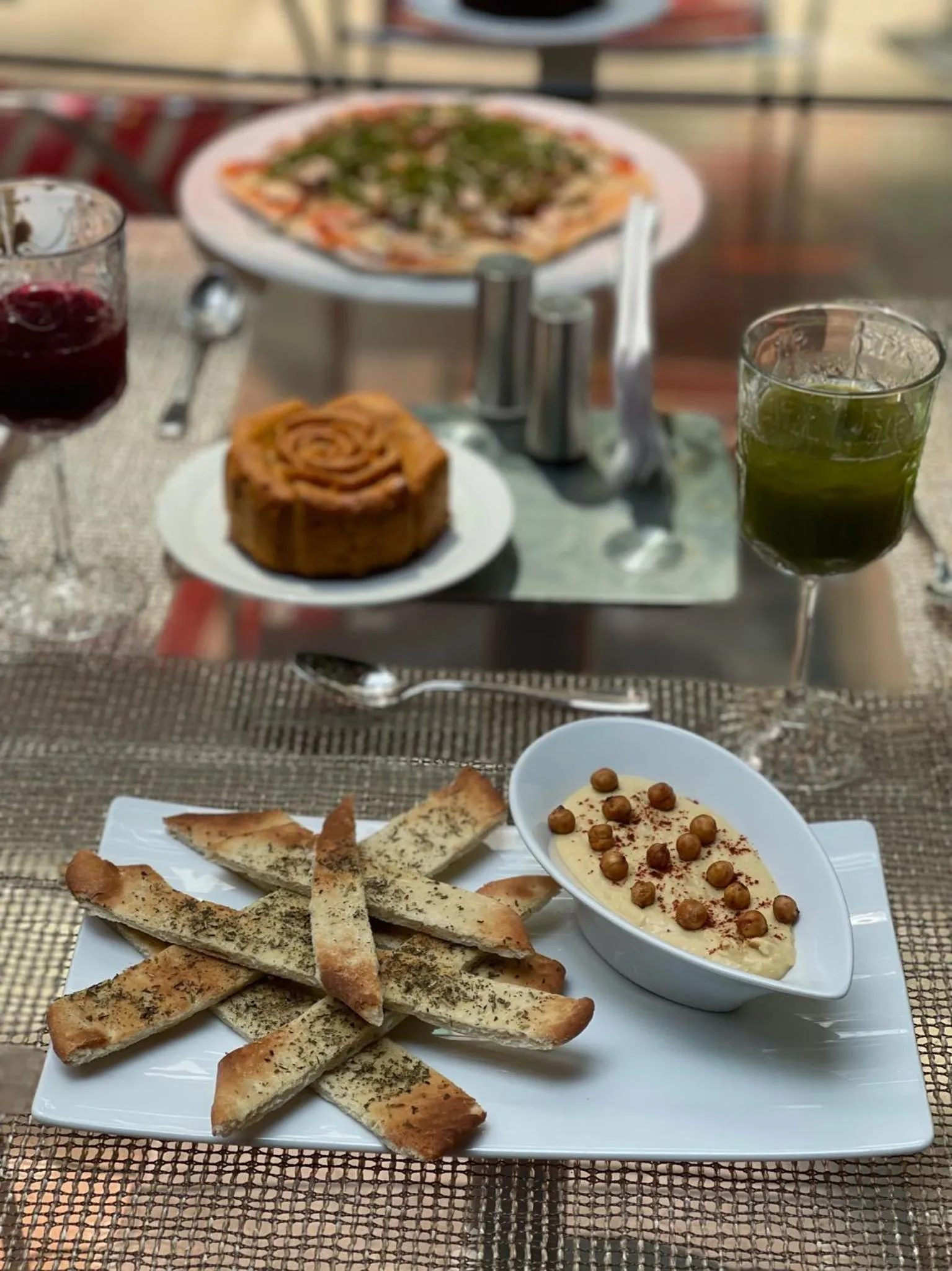 Food and drinks in Now Hotel Cali