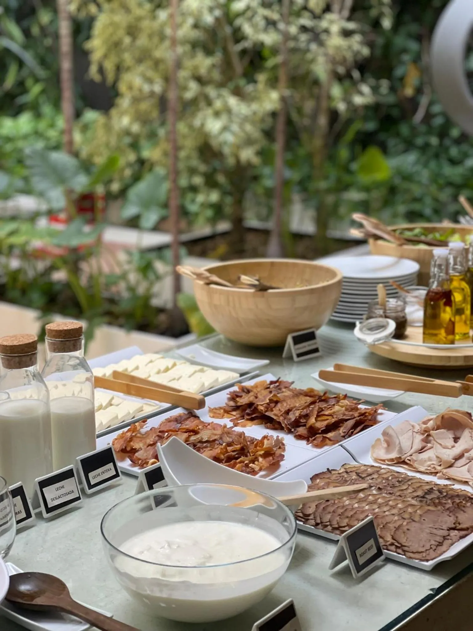 Breakfast in Now Hotel Cali