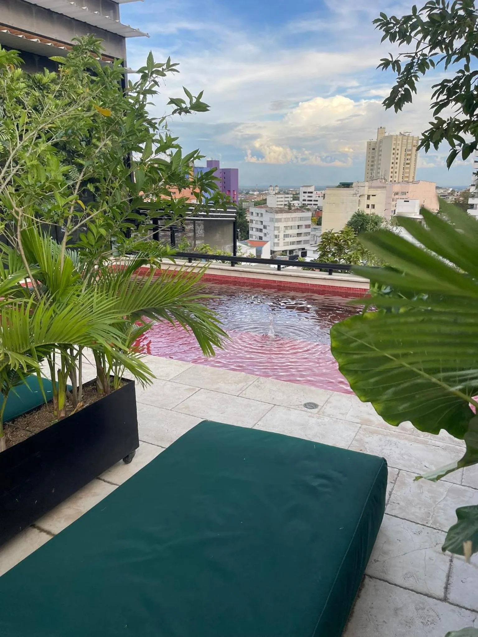 Day in Now Hotel Cali