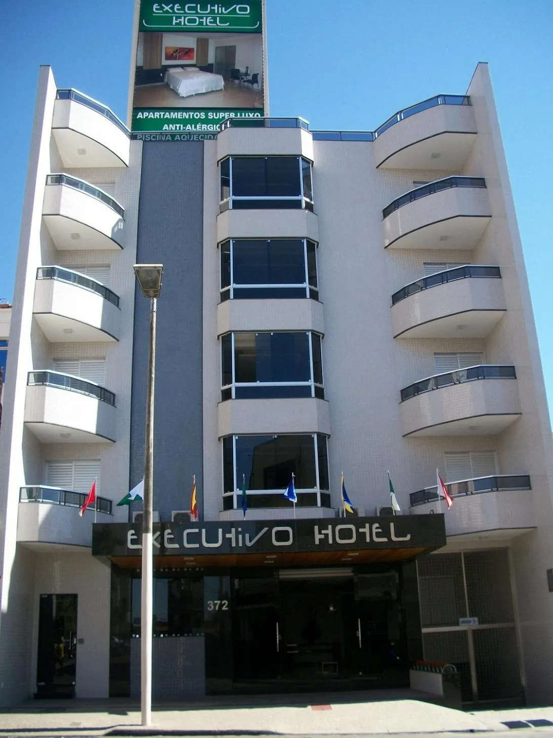 Facade/entrance in Executivo Hotel