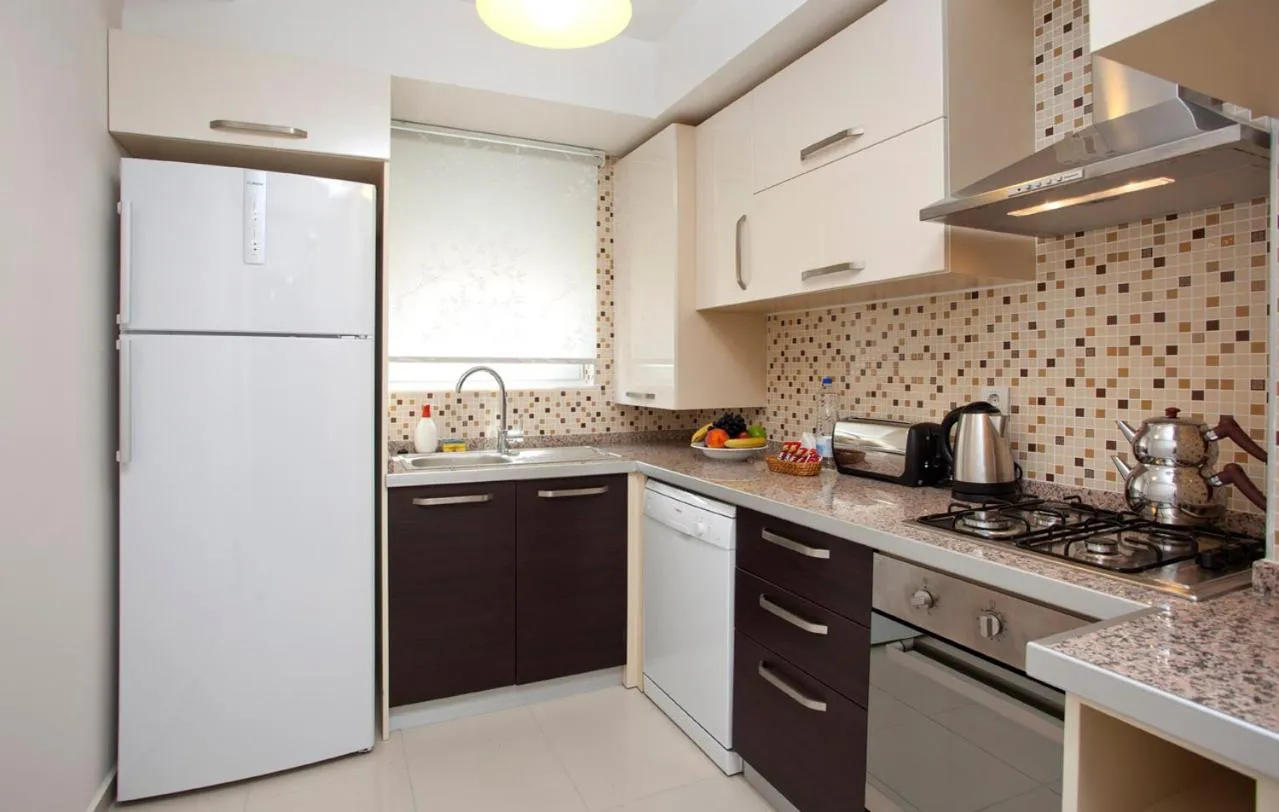 The Room Hotel & Apartments