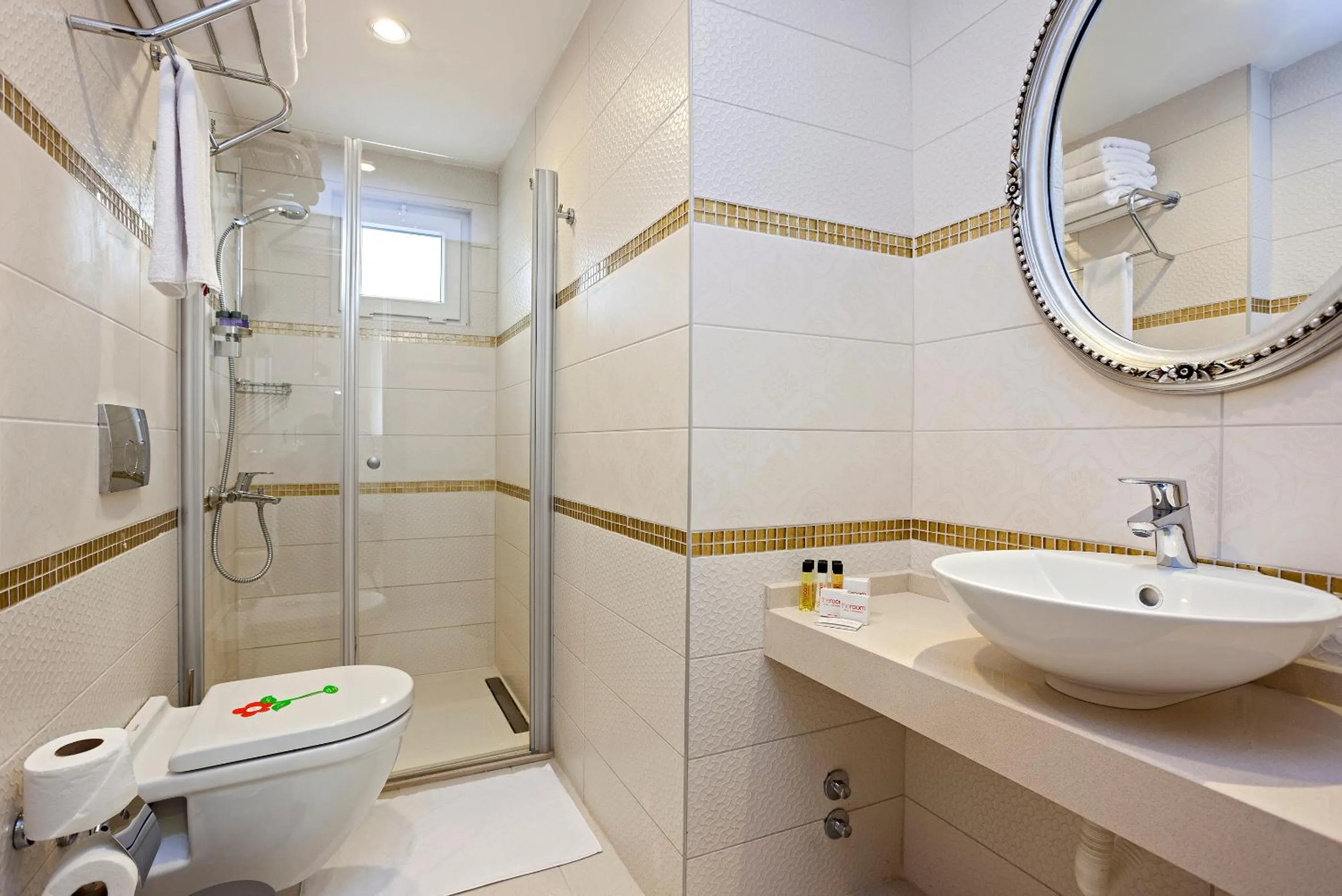 Toilet in The Room Hotel & Apartments