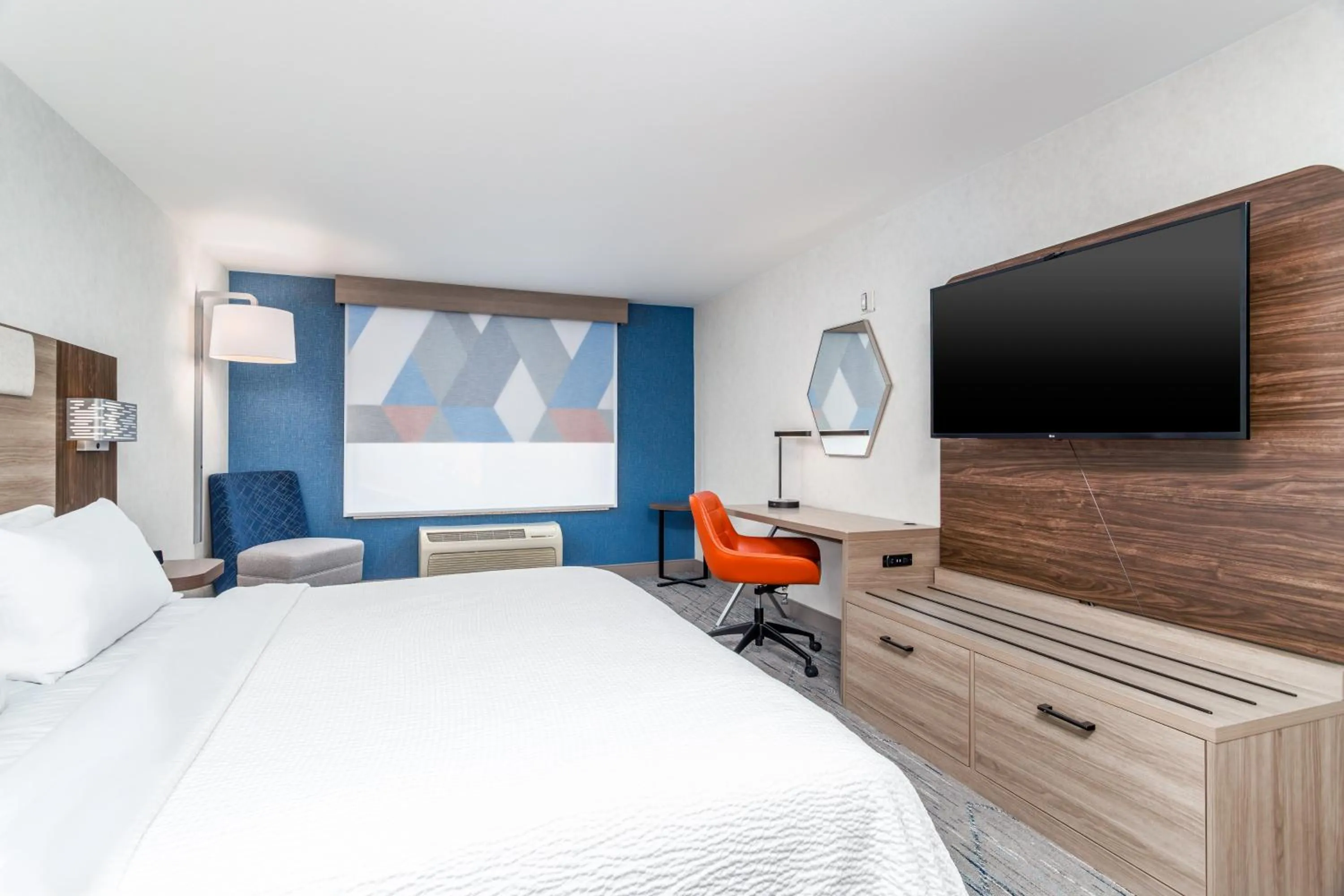 Photo of the whole room, Bed in Holiday Inn Express Hotel Twin Falls by IHG