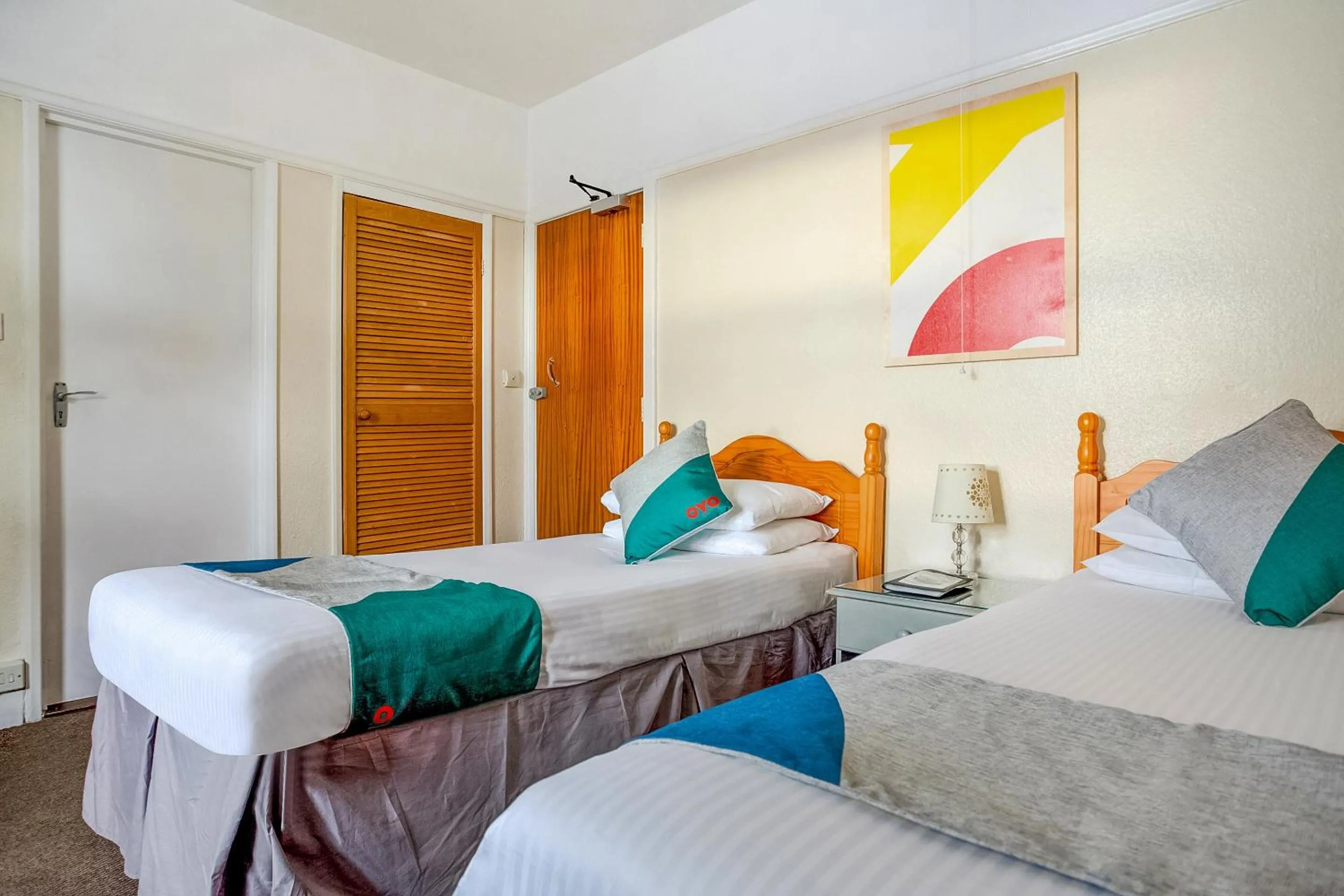 Bedroom in OYO Godolphin Arms Hotel