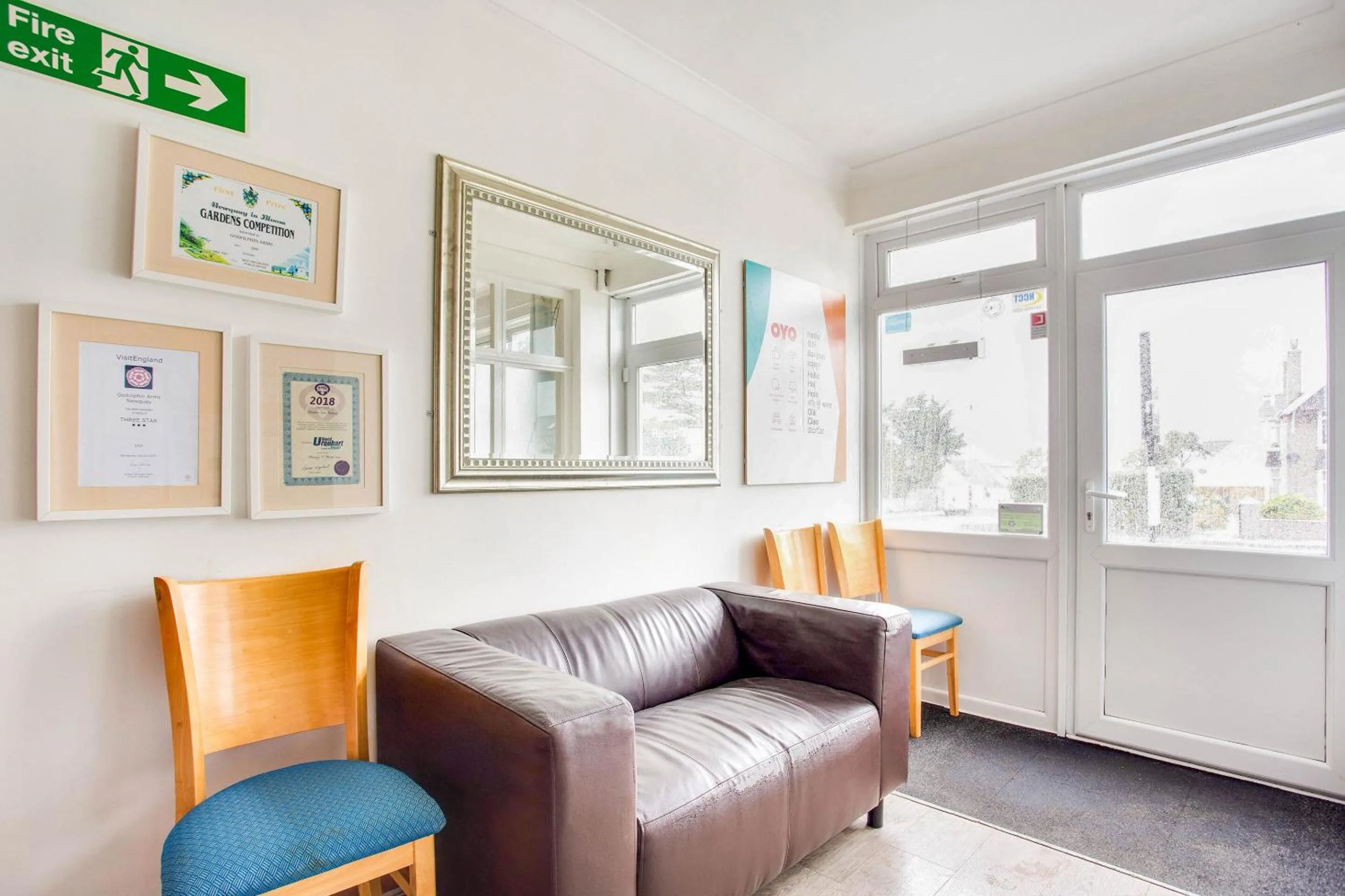 Bedroom in OYO Godolphin Arms Hotel