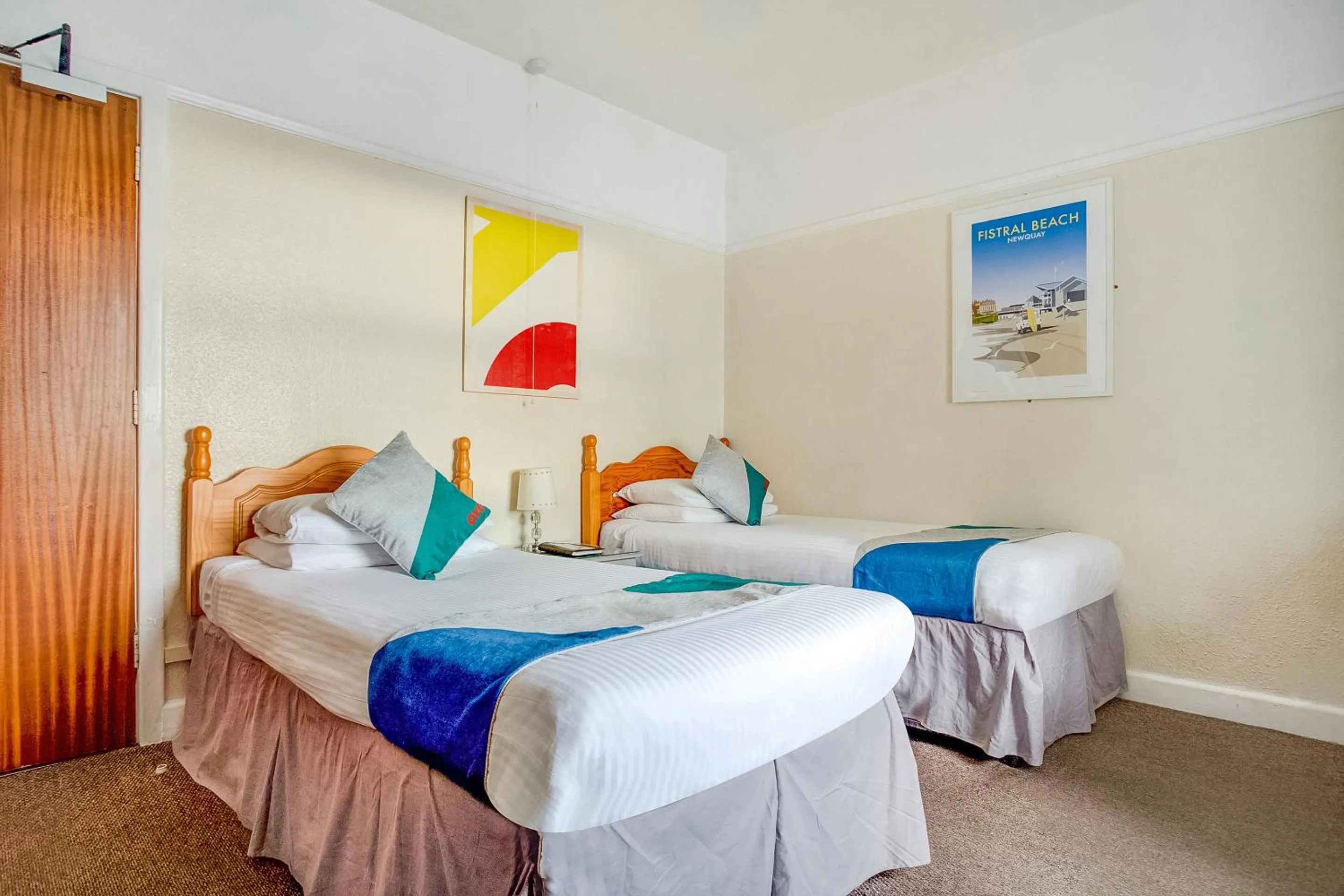 Bedroom in OYO Godolphin Arms Hotel