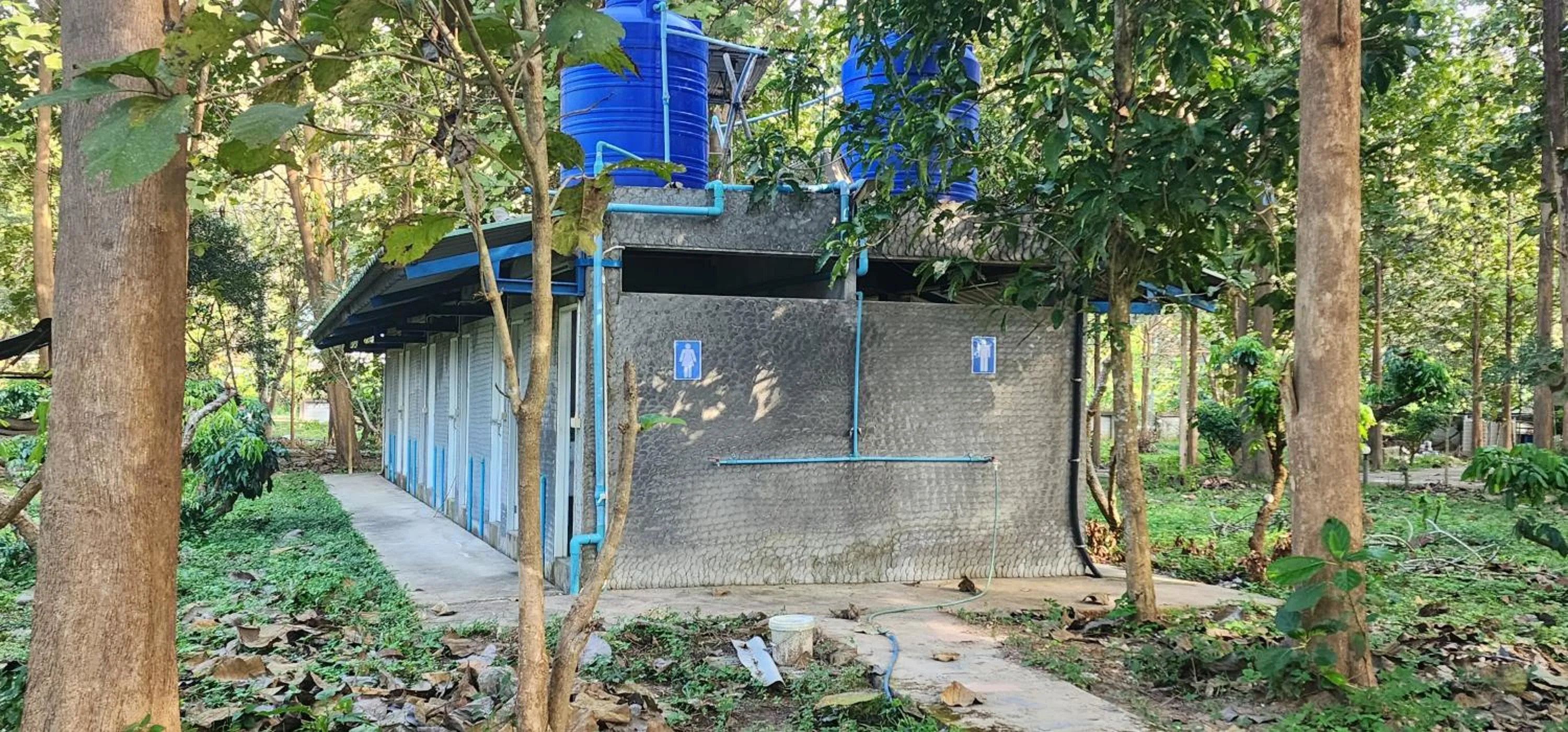 Public Bath in Rimtharnn Homestay Maewin