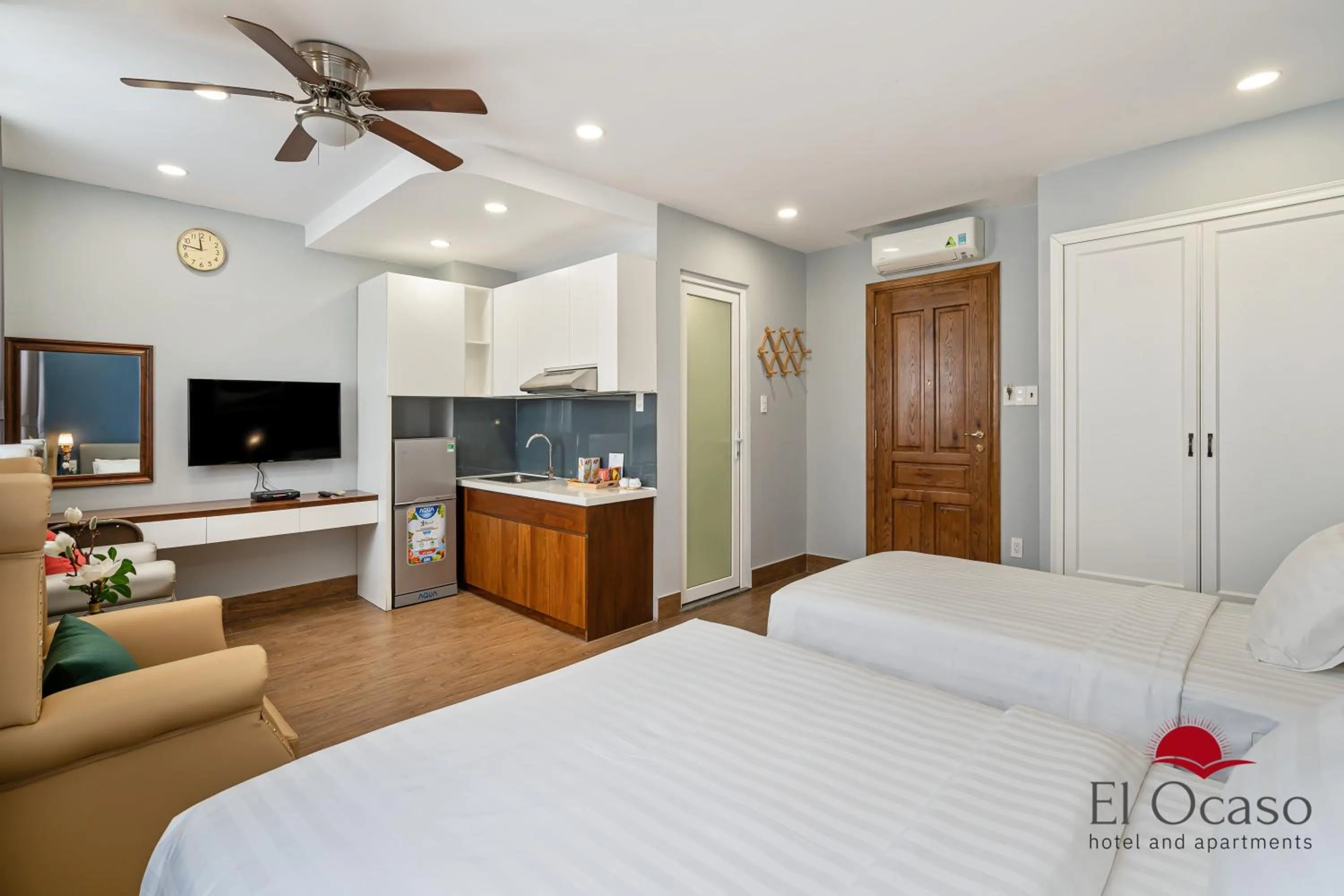 TV and multimedia, Bed in El Ocaso Hotel and Apartments