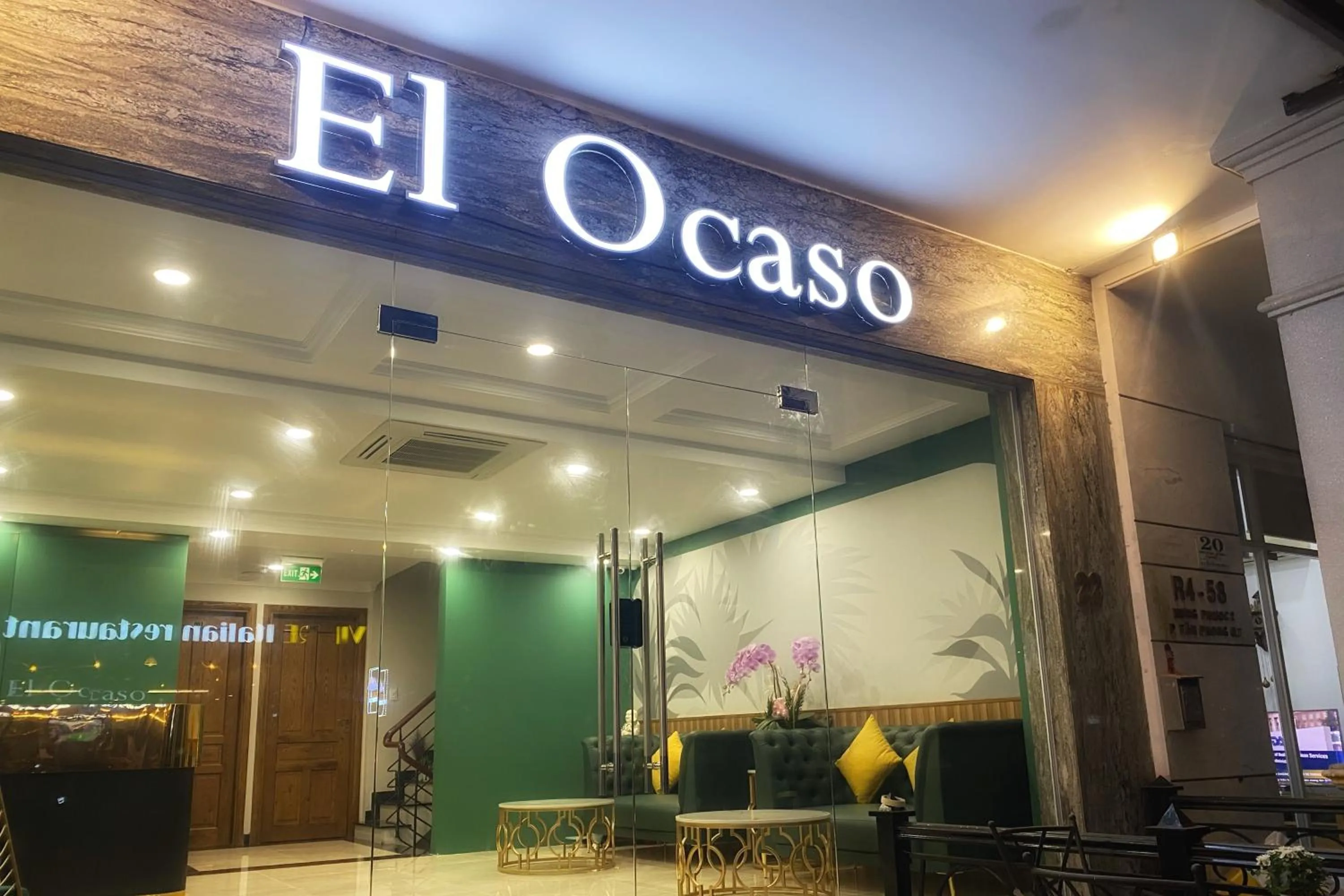 Facade/entrance in El Ocaso Hotel and Apartments
