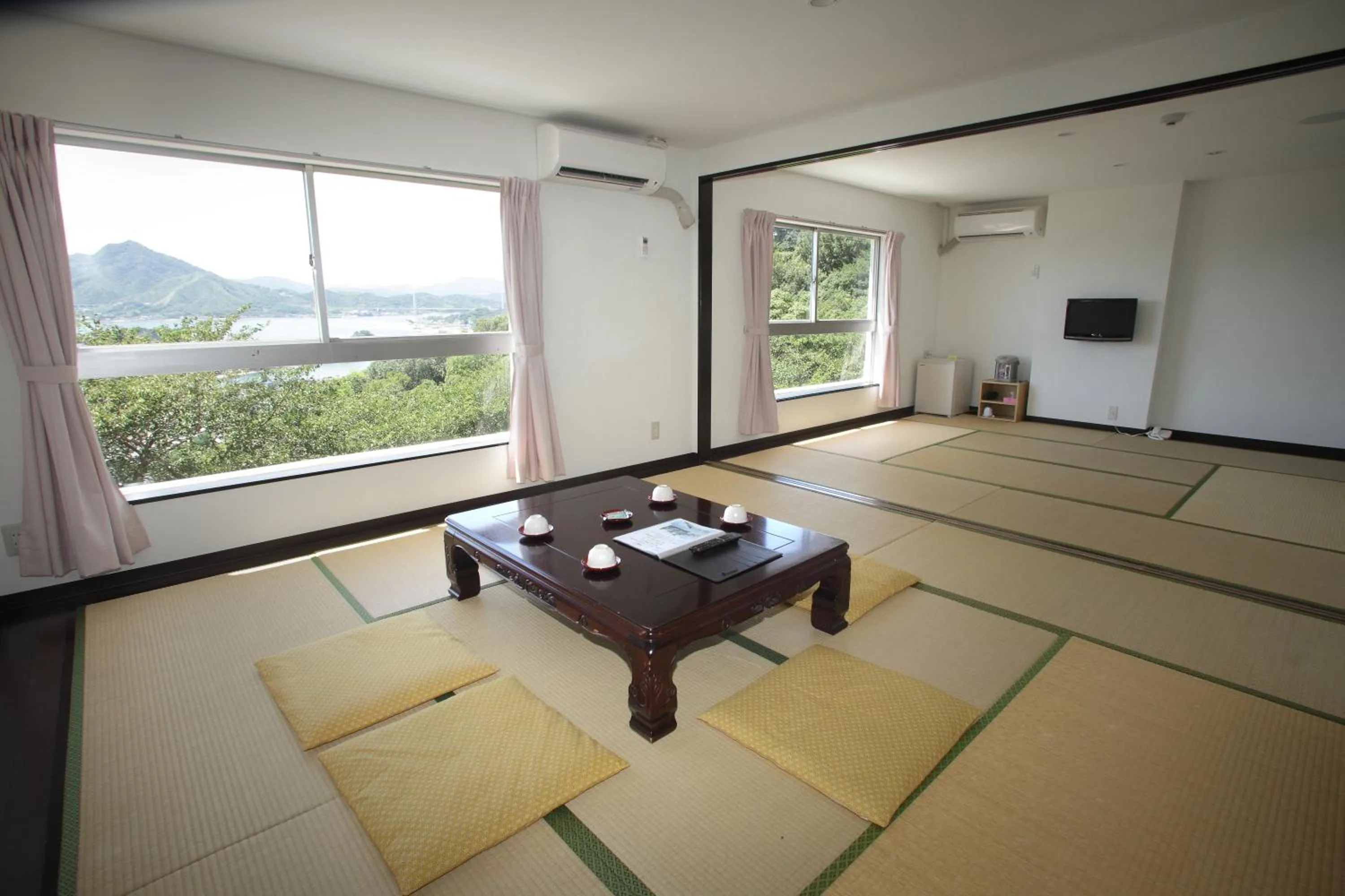 Photo of the whole room in Hotel Innoshima