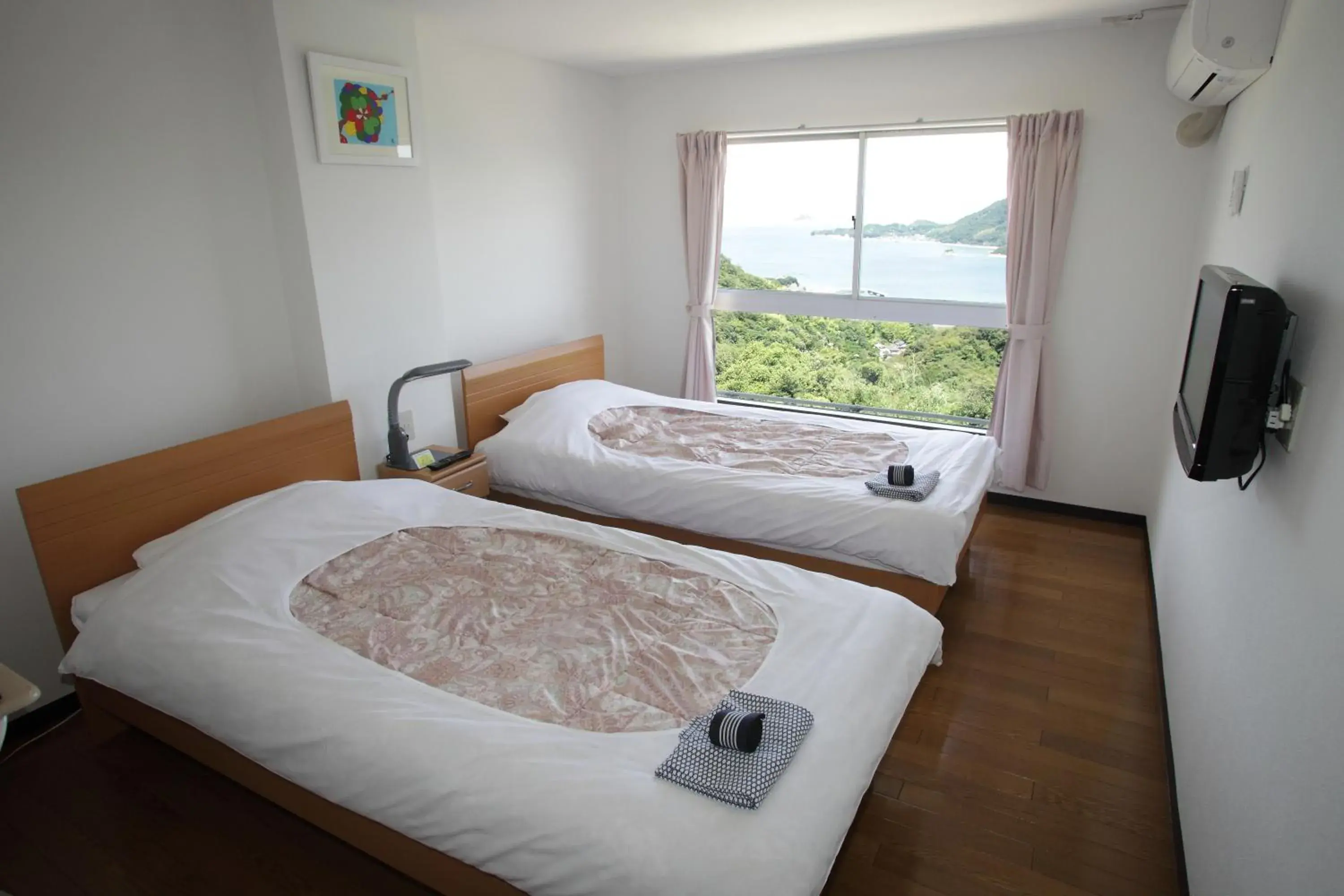 Standard Twin Room with Sea View - single occupancy in Hotel Innoshima Standard Twin Room with Sea View - single occupancy in Hotel Innoshima