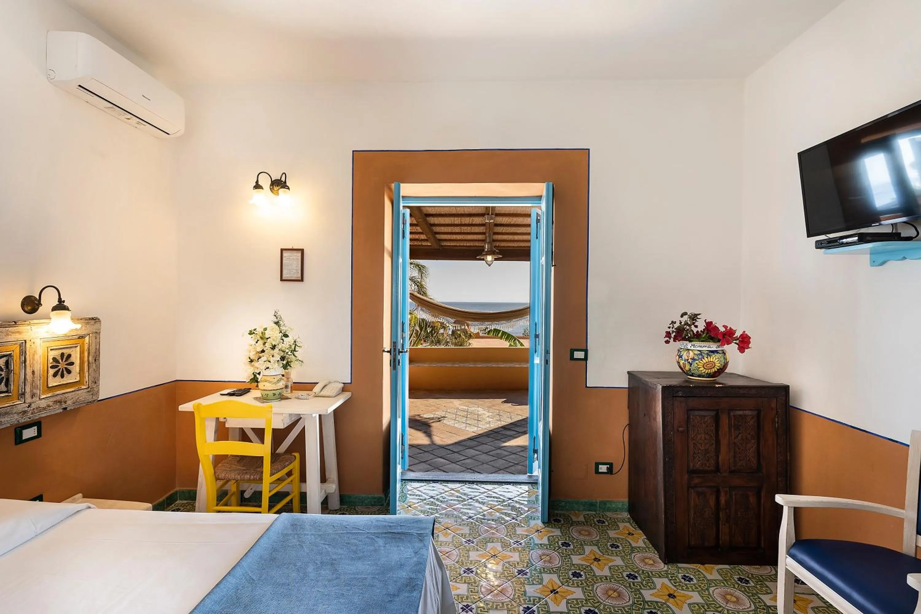 Bed in Hotel Mamma Santina