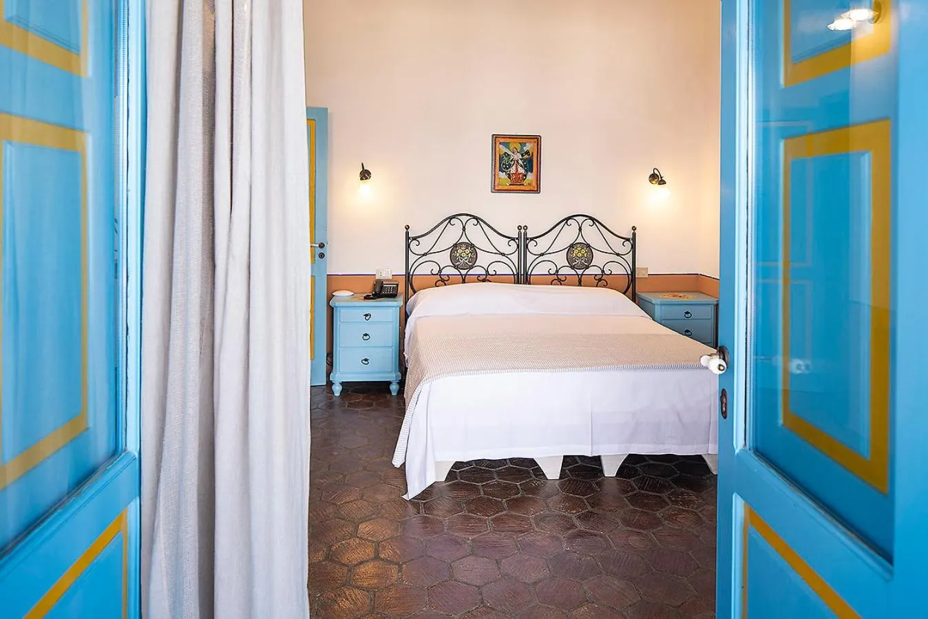 Bed in Hotel Mamma Santina