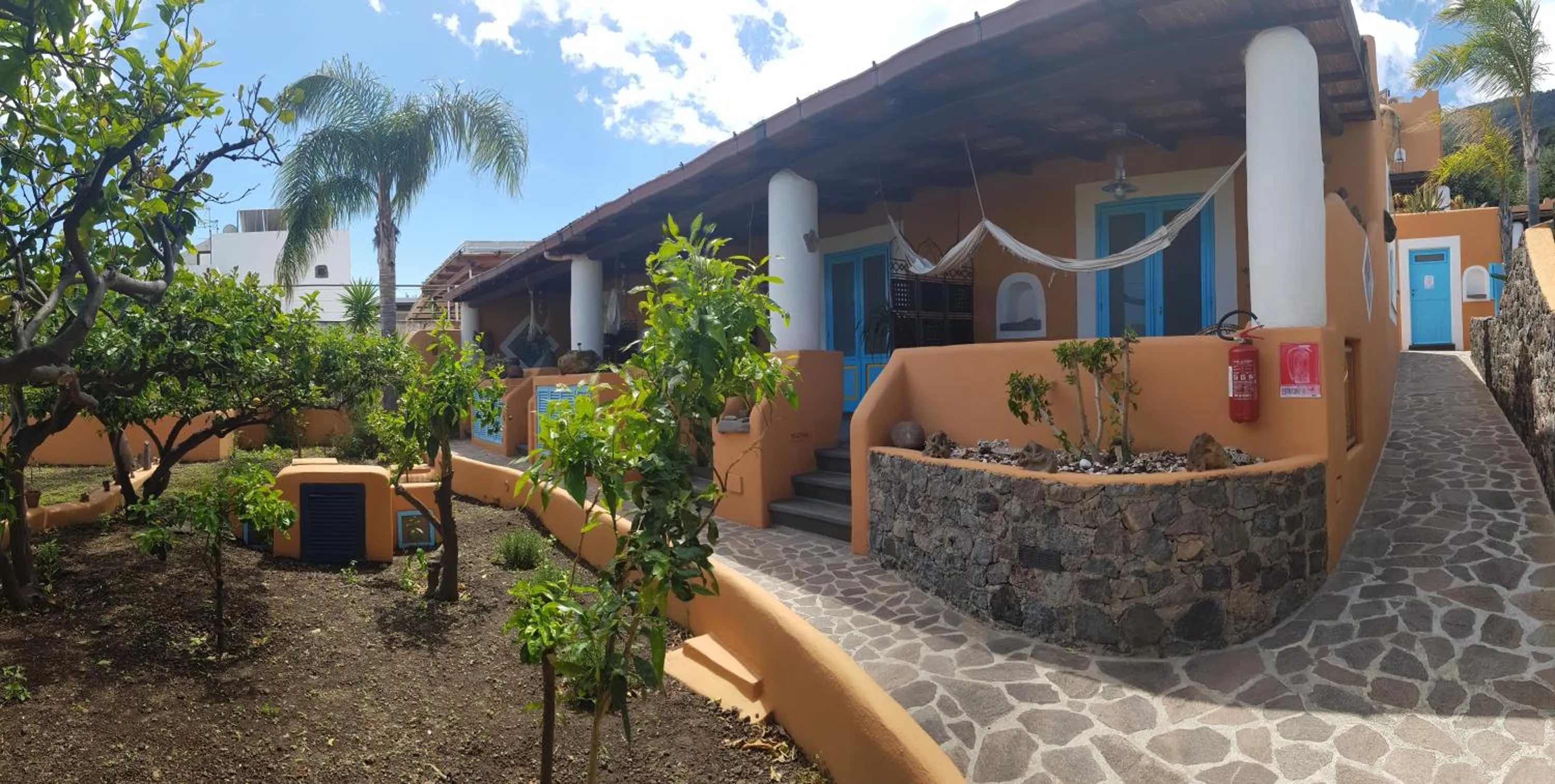 Property building in Hotel Mamma Santina