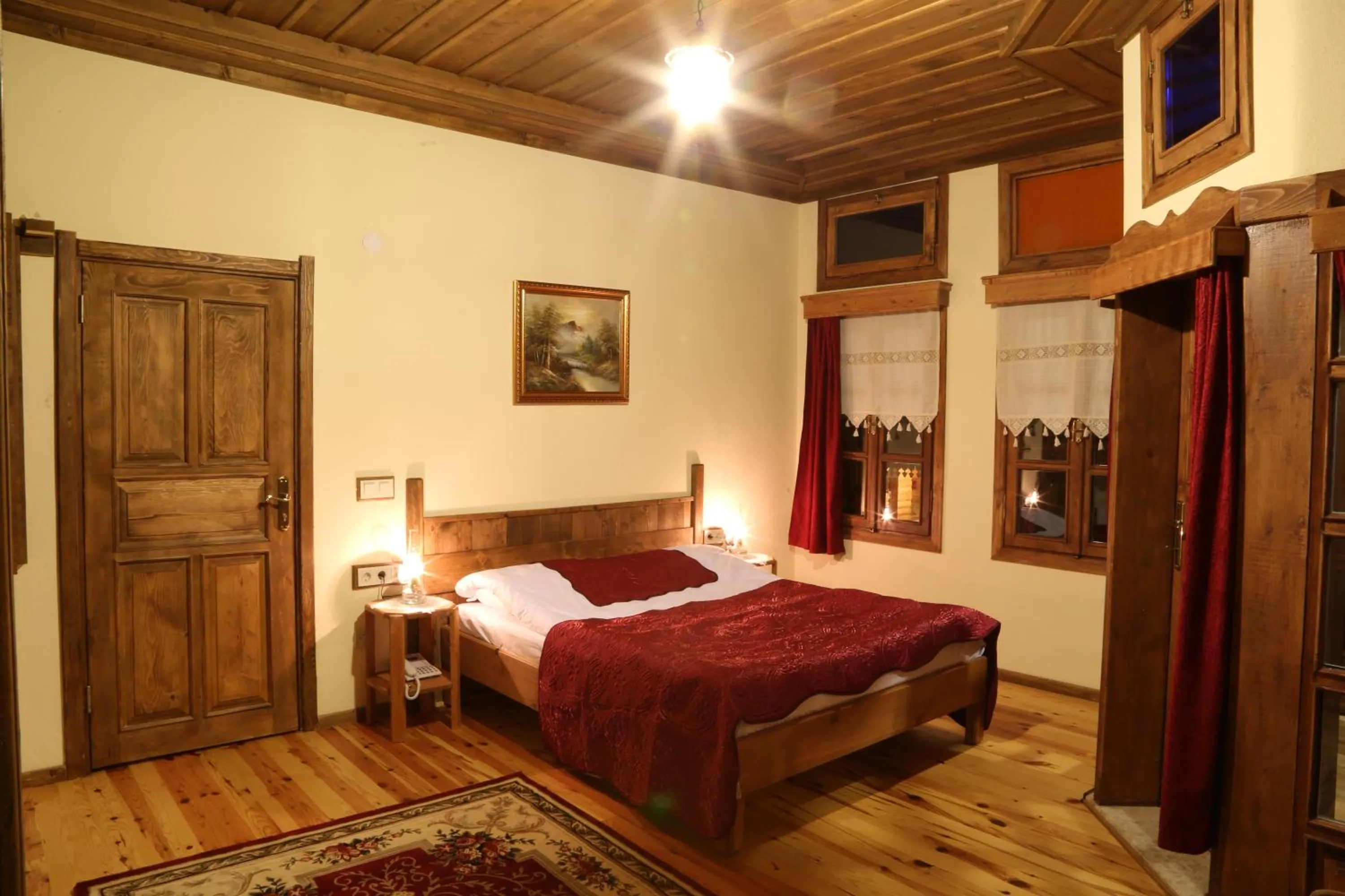 Photo of the whole room, Bed in Kaf Dagi Konak Hotel