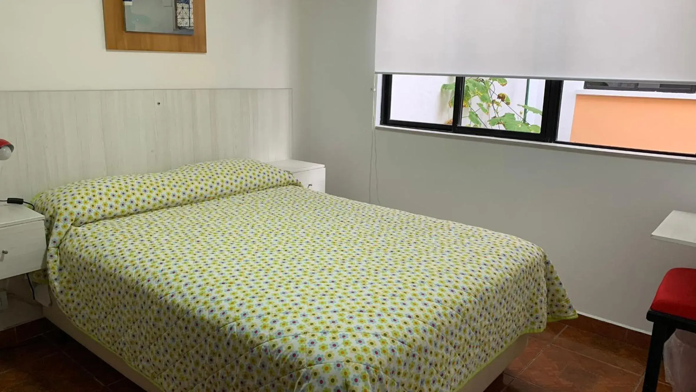 Single Room - single occupancy in Hotel Mediterraneo Quito Single Room - single occupancy in Hotel Mediterraneo Quito