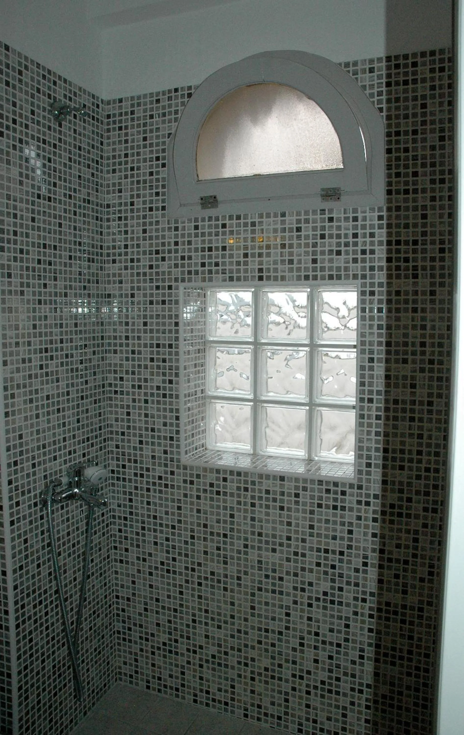 Bathroom in La Luna Apartments