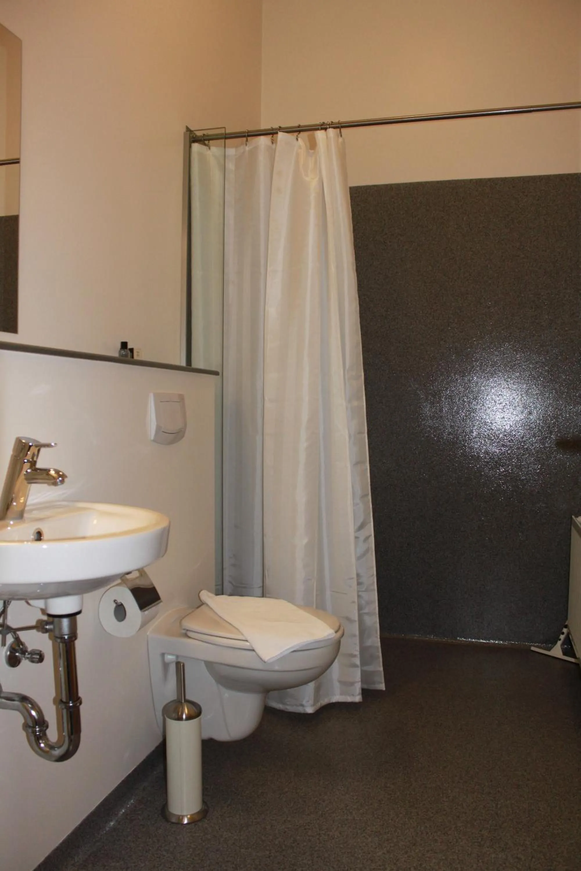 Bathroom in Höfn Inn Guesthouse