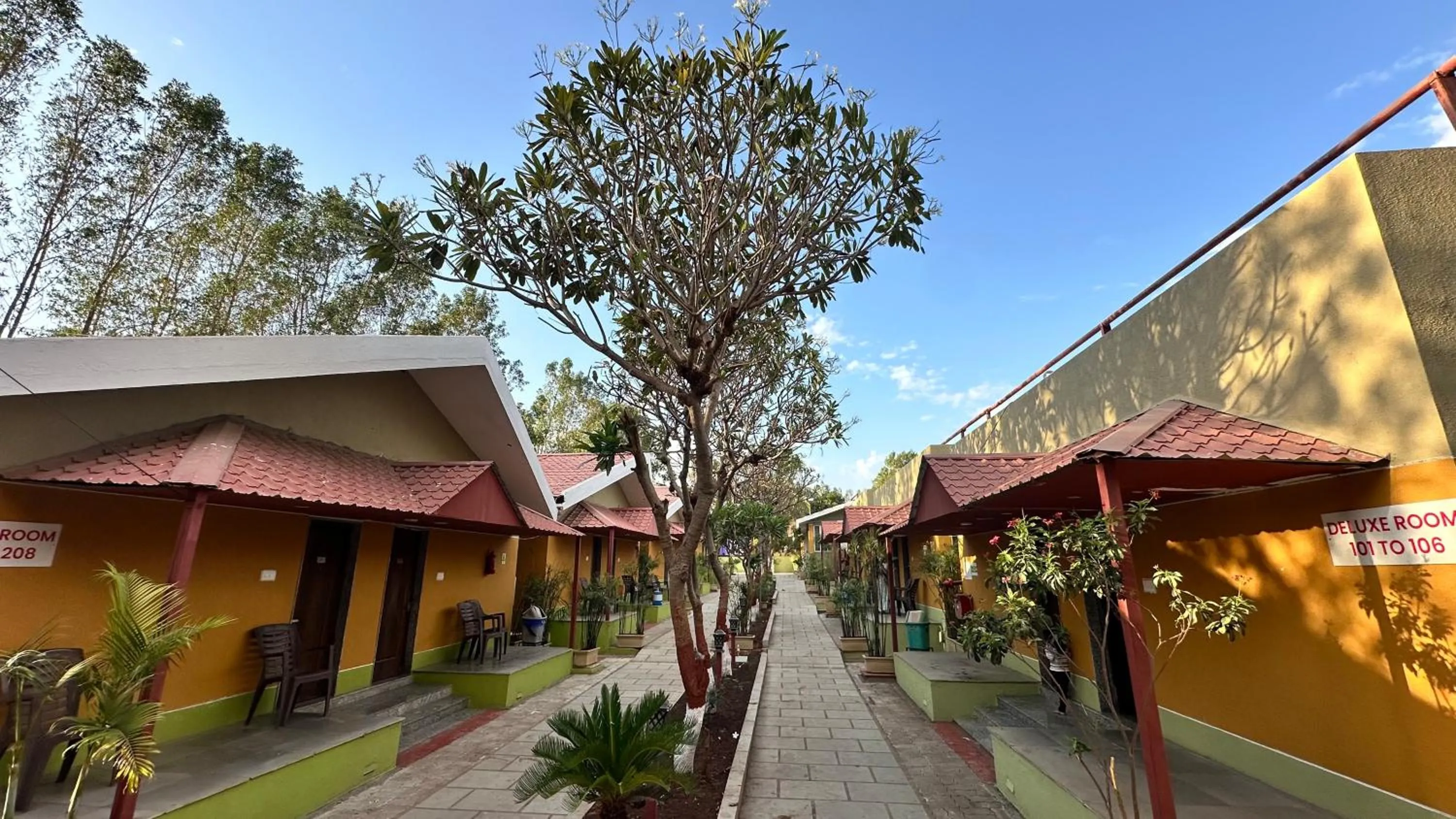 Street view in Lion Park Hotel & Resorts